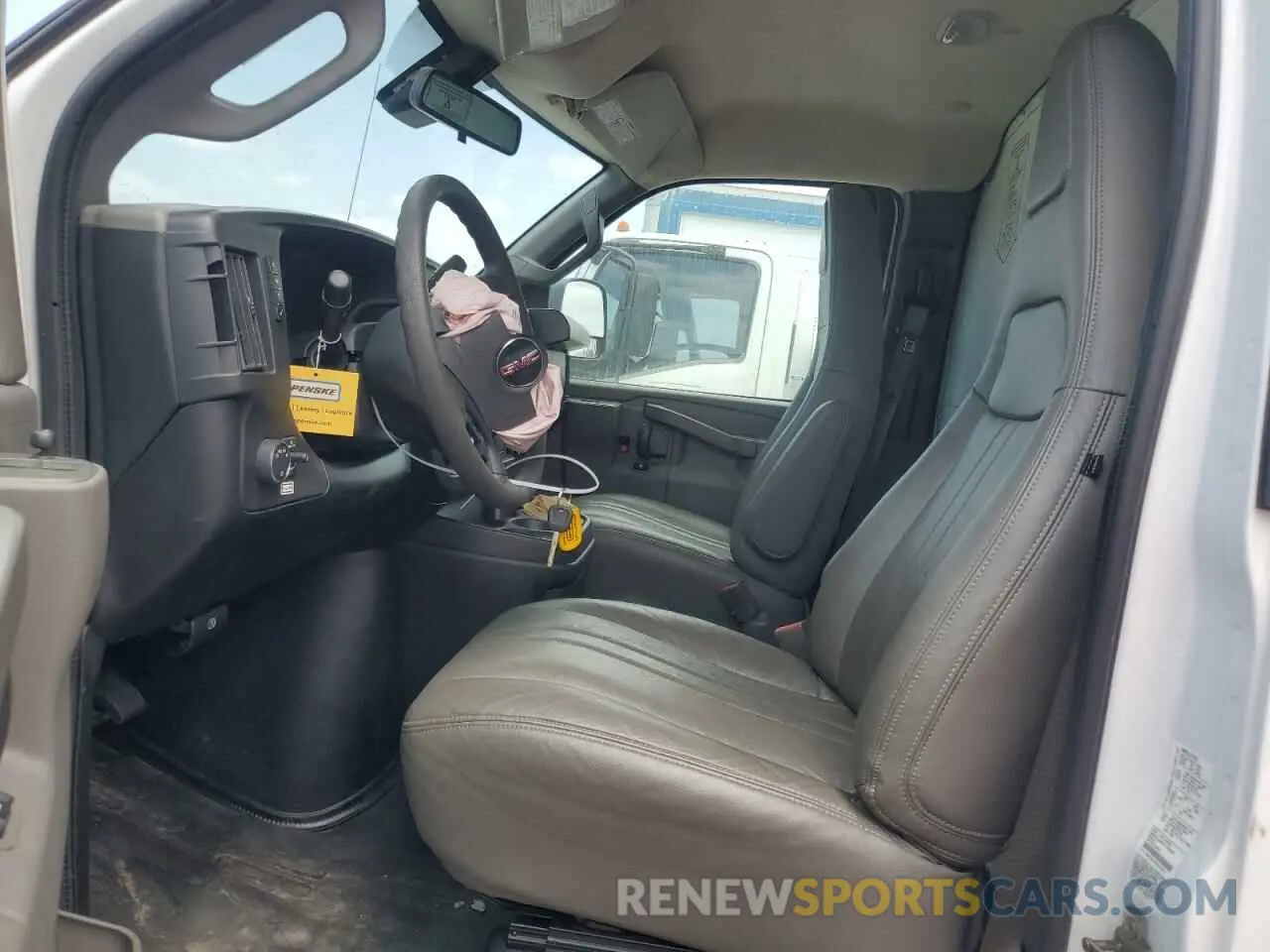 7 fotografías del automóvil dañado 1GD07RFP7M1227847 GMC SAVANA 2021
