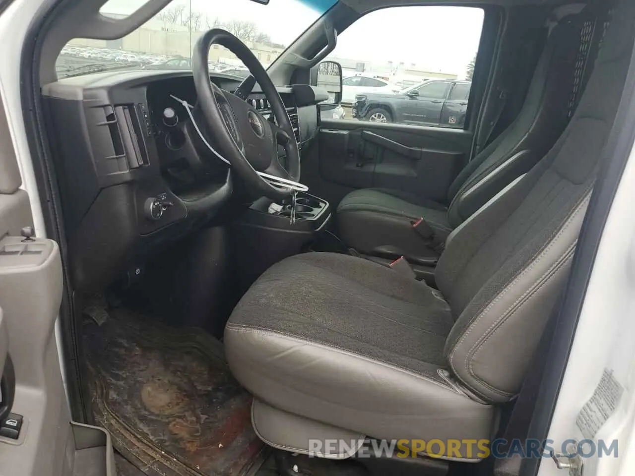 7 fotografías del automóvil dañado 1GTW7AFP2M1213659 GMC SAVANA 2021
