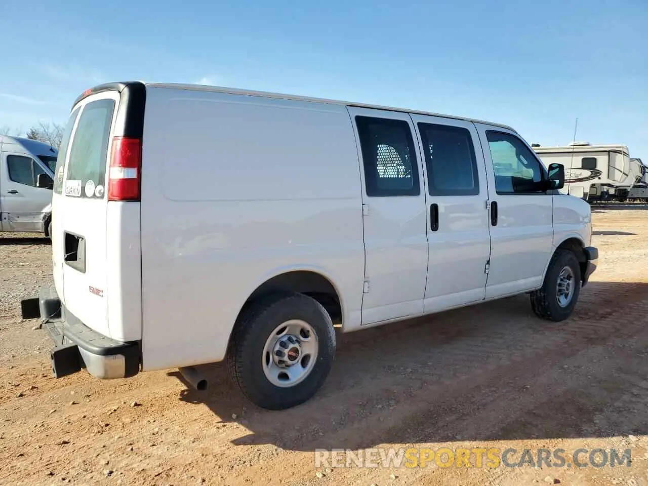 3 fotografías del automóvil dañado 1GTW7AFP7M1237424 GMC SAVANA 2021