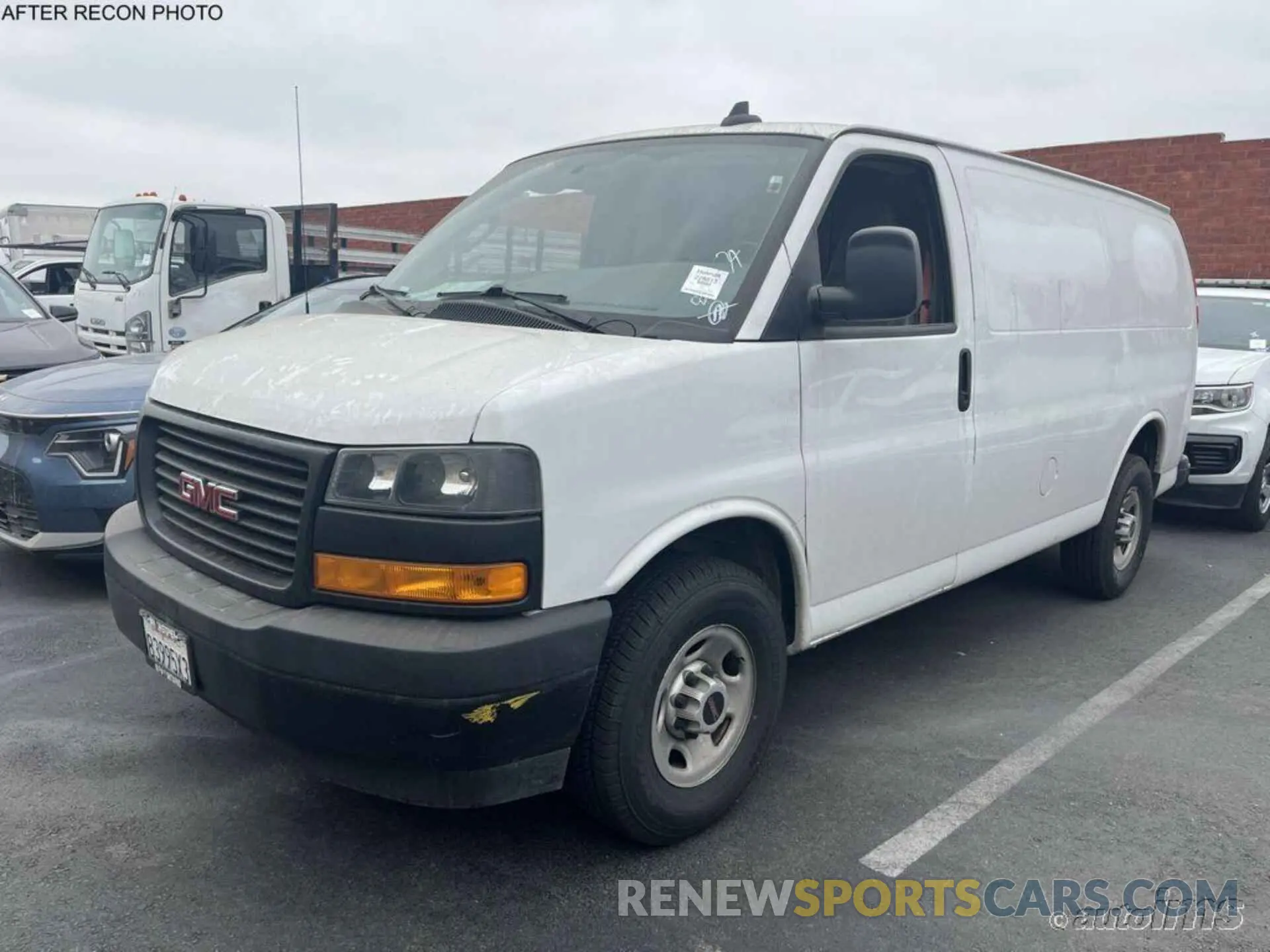 11 fotografías del automóvil dañado 1GTW7AFP8P1143721 GMC SAVANA 2023