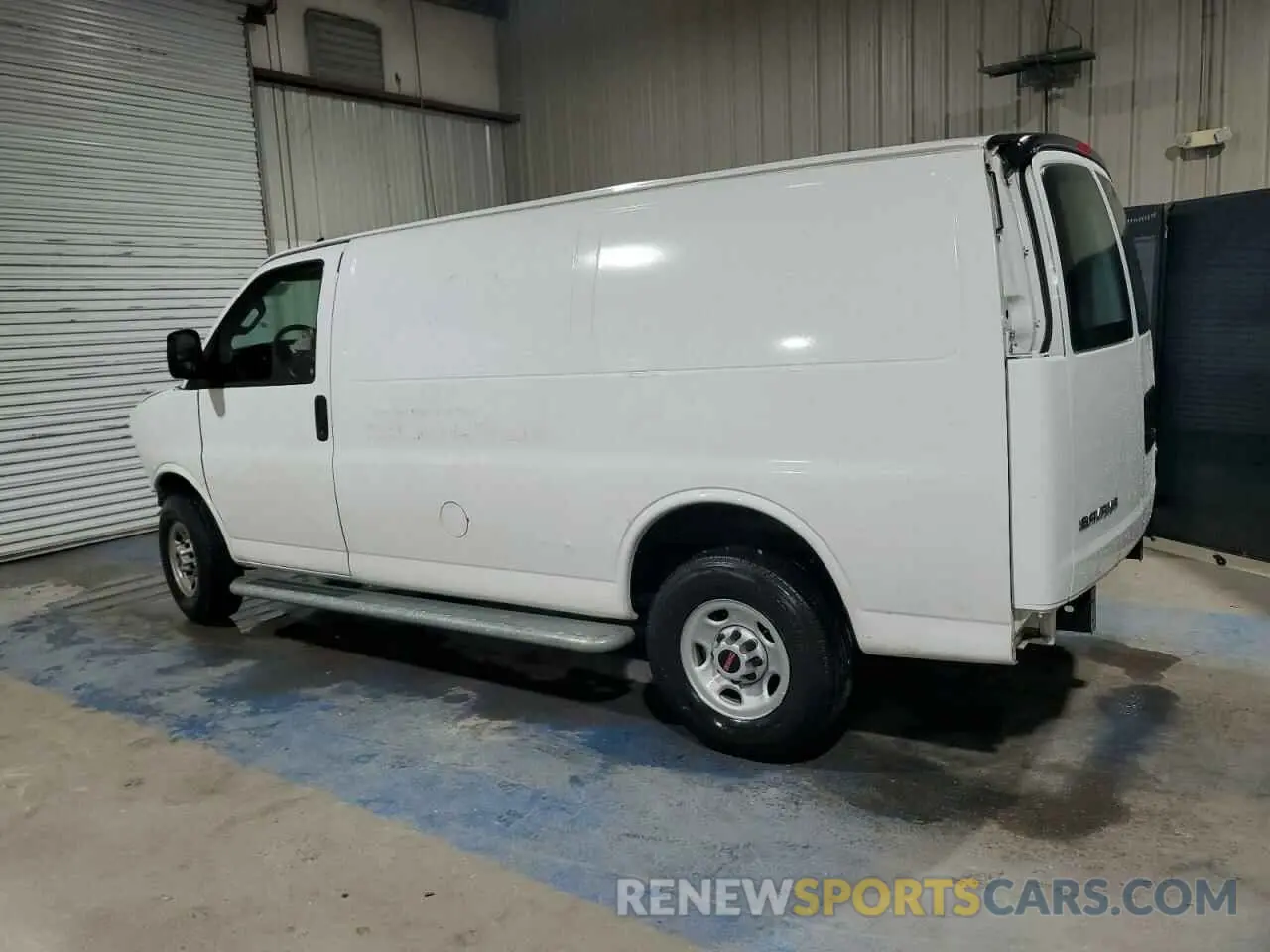 2 fotografías del automóvil dañado 1GTW7AFP3R1189346 GMC SAVANA 2024