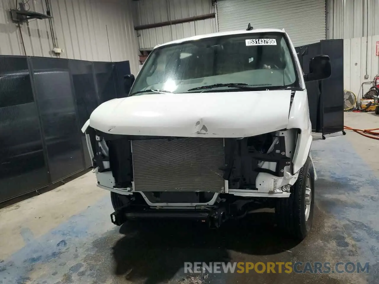 5 fotografías del automóvil dañado 1GTW7AFP3R1189346 GMC SAVANA 2024