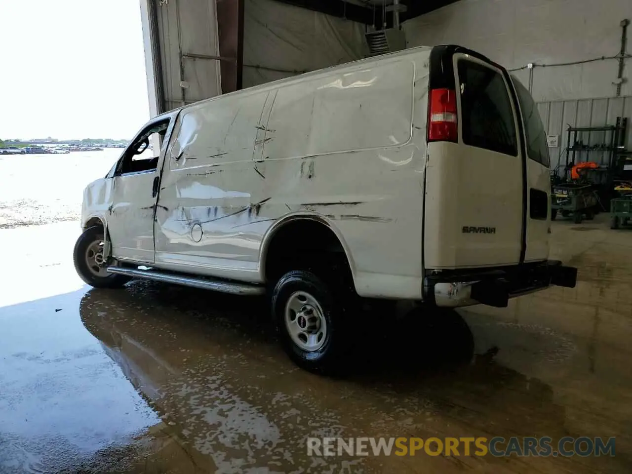 2 fotografías del automóvil dañado 1GTW7AFP7R1159900 GMC SAVANA 2024