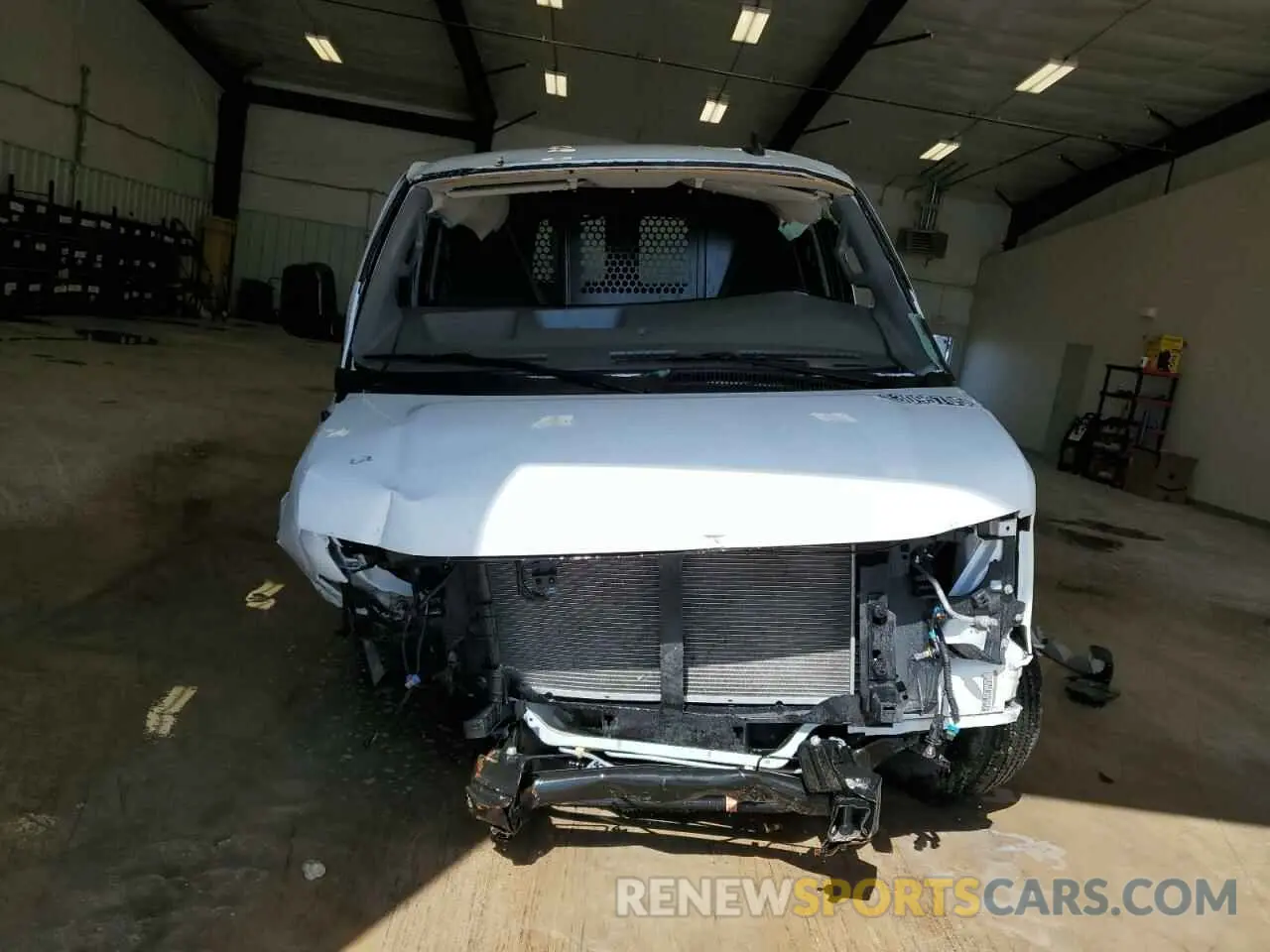 5 fotografías del automóvil dañado 1GTW7AFP7R1159900 GMC SAVANA 2024