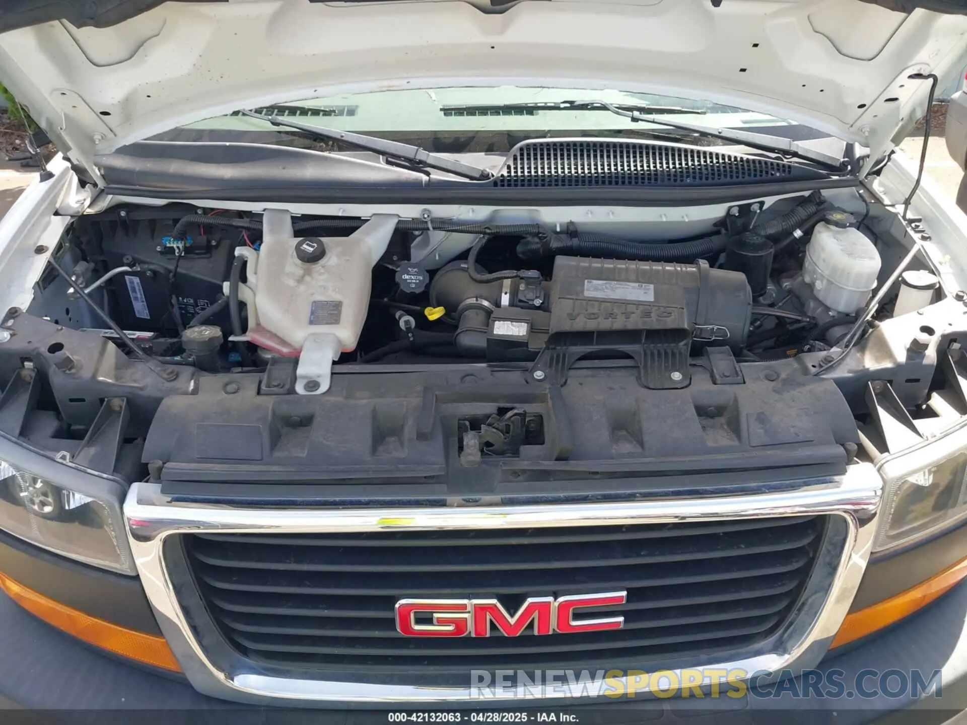 10 fotografías del automóvil dañado 1GTW7AFG4K1347442 GMC SAVANA 2500 2019