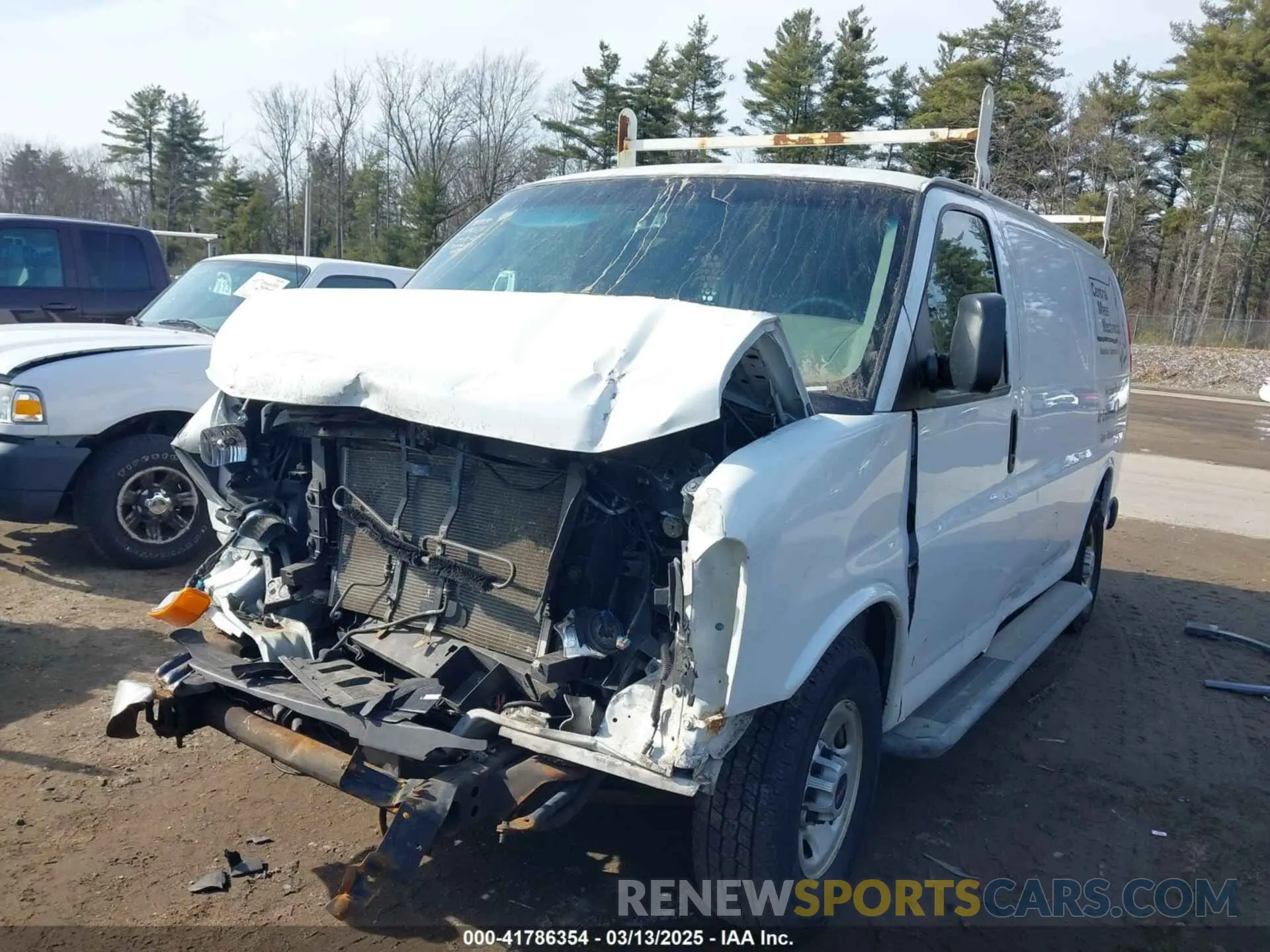 12 fotografías del automóvil dañado 1GTW7AFG5K1210624 GMC SAVANA 2500 2019