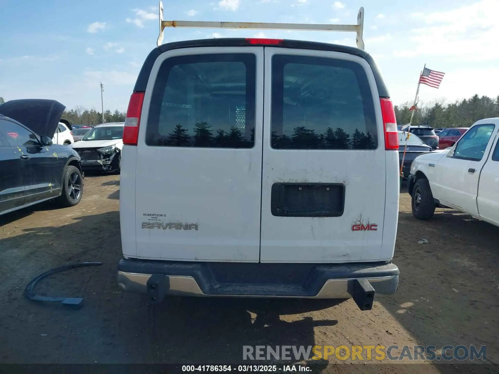 17 fotografías del automóvil dañado 1GTW7AFG5K1210624 GMC SAVANA 2500 2019