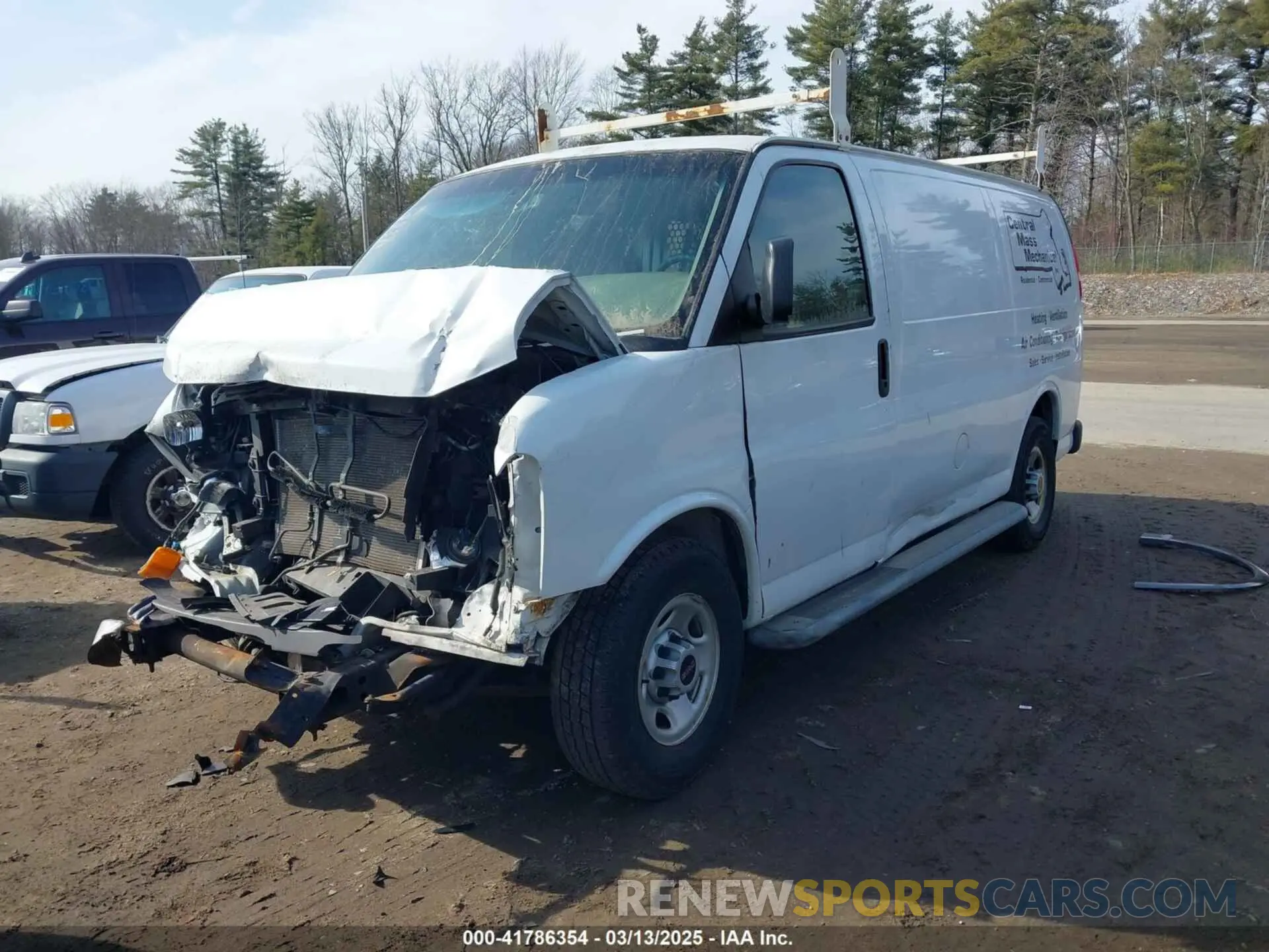 2 fotografías del automóvil dañado 1GTW7AFG5K1210624 GMC SAVANA 2500 2019