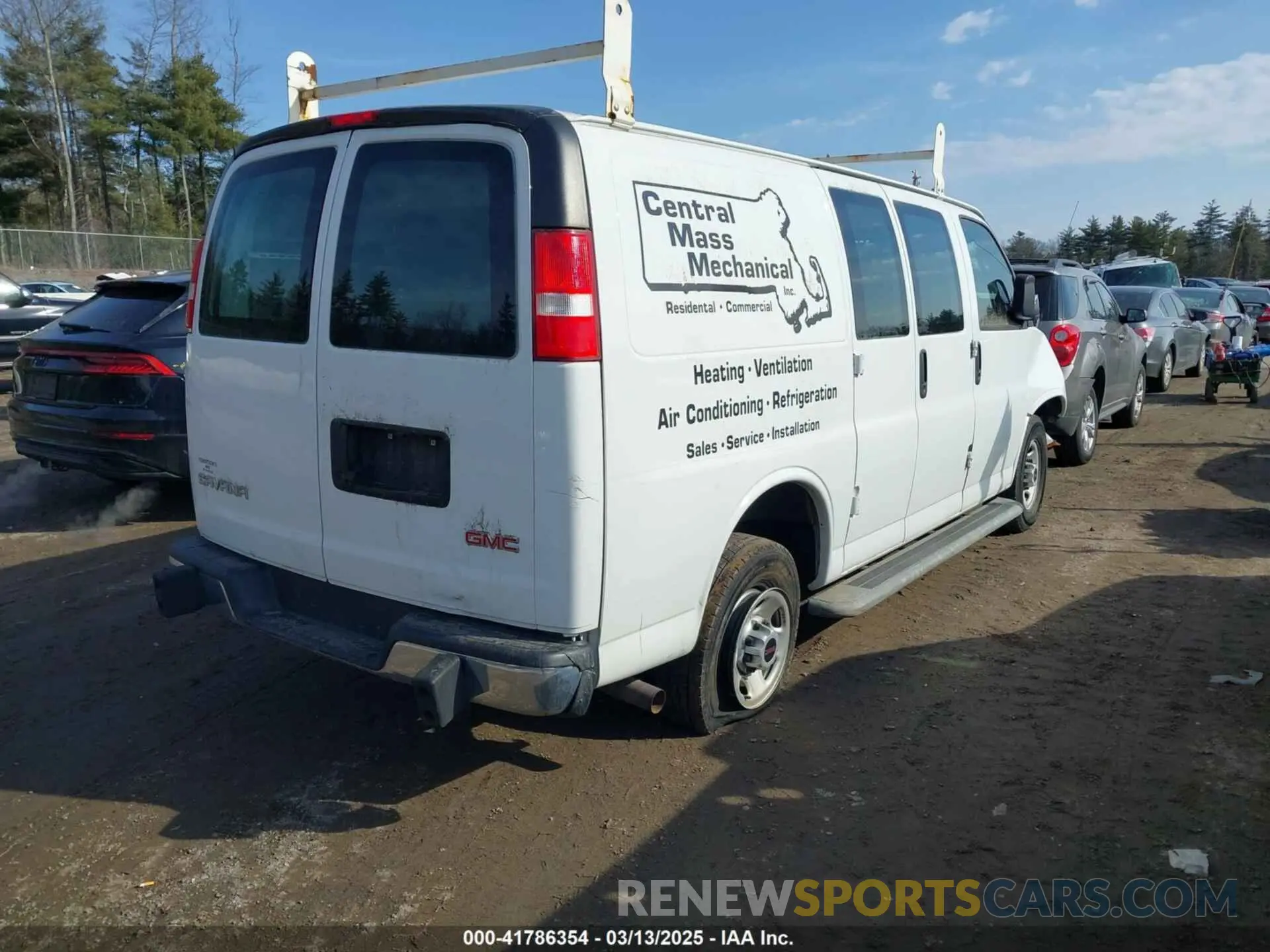4 fotografías del automóvil dañado 1GTW7AFG5K1210624 GMC SAVANA 2500 2019