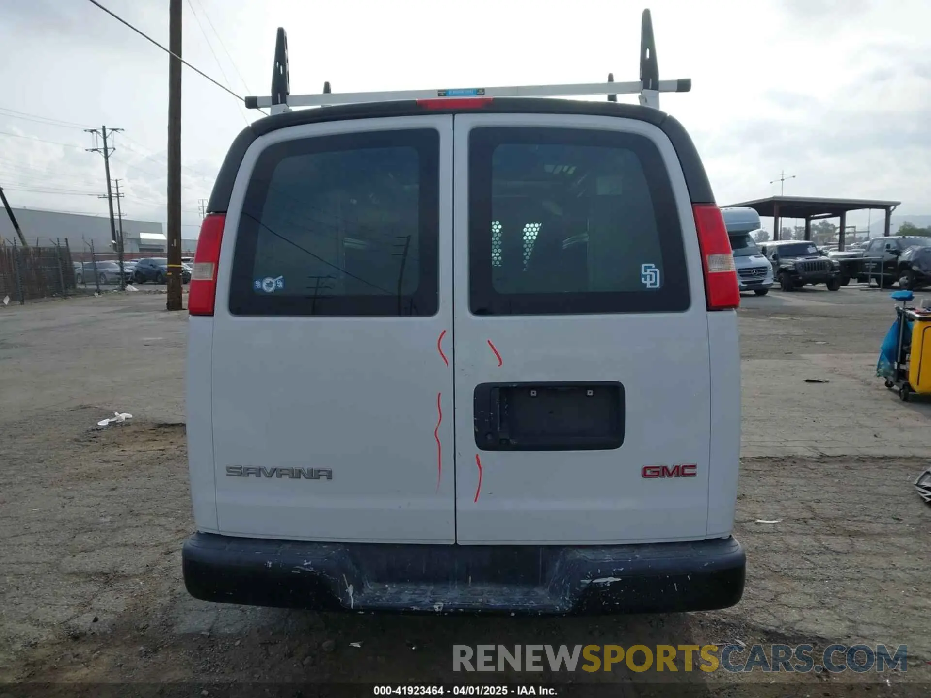 17 fotografías del automóvil dañado 1GTW7AFPXK1287974 GMC SAVANA 2500 2019