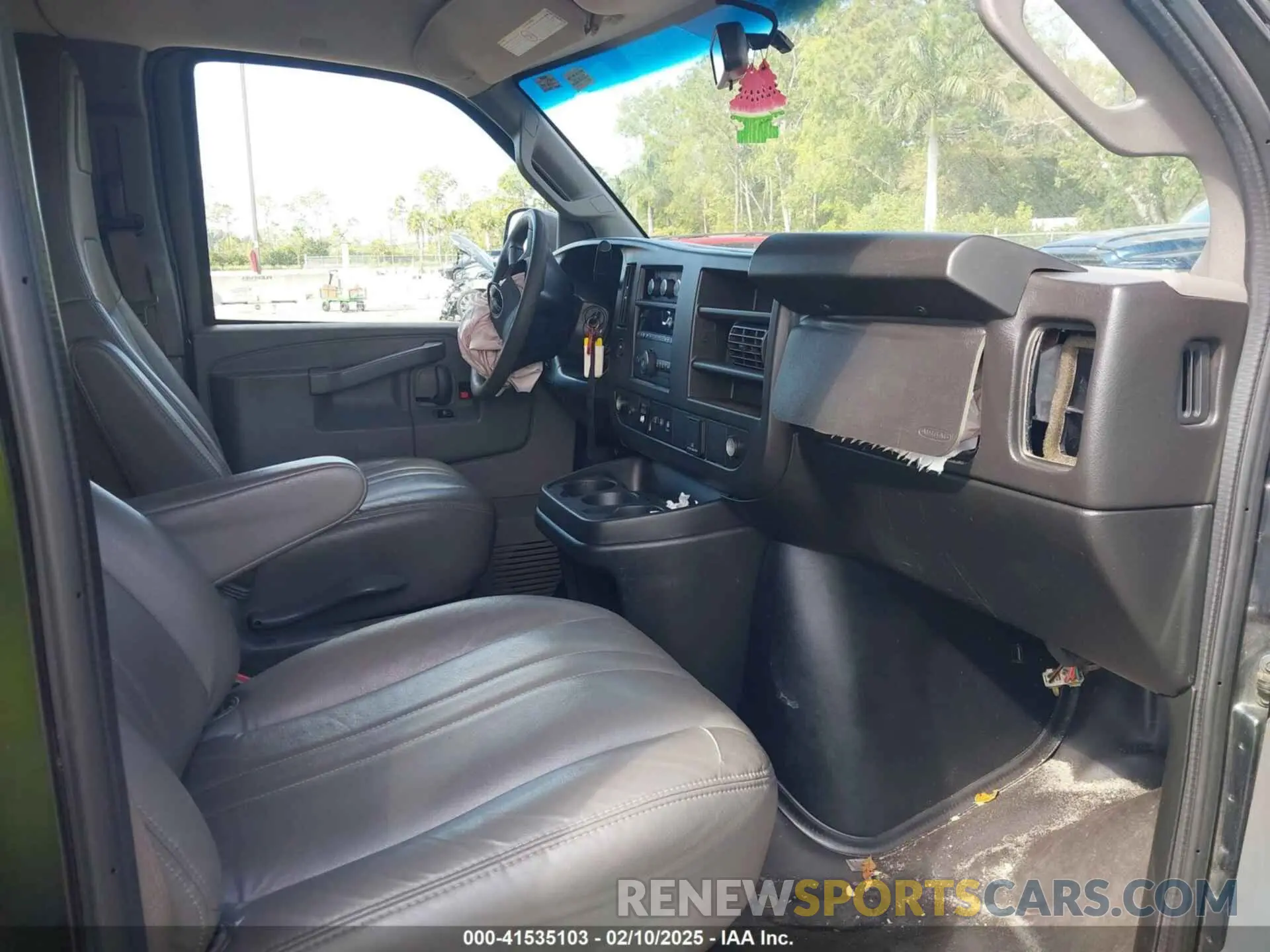 5 fotografías del automóvil dañado 1GJZ7NFG6K1301110 GMC SAVANA 3500 2019