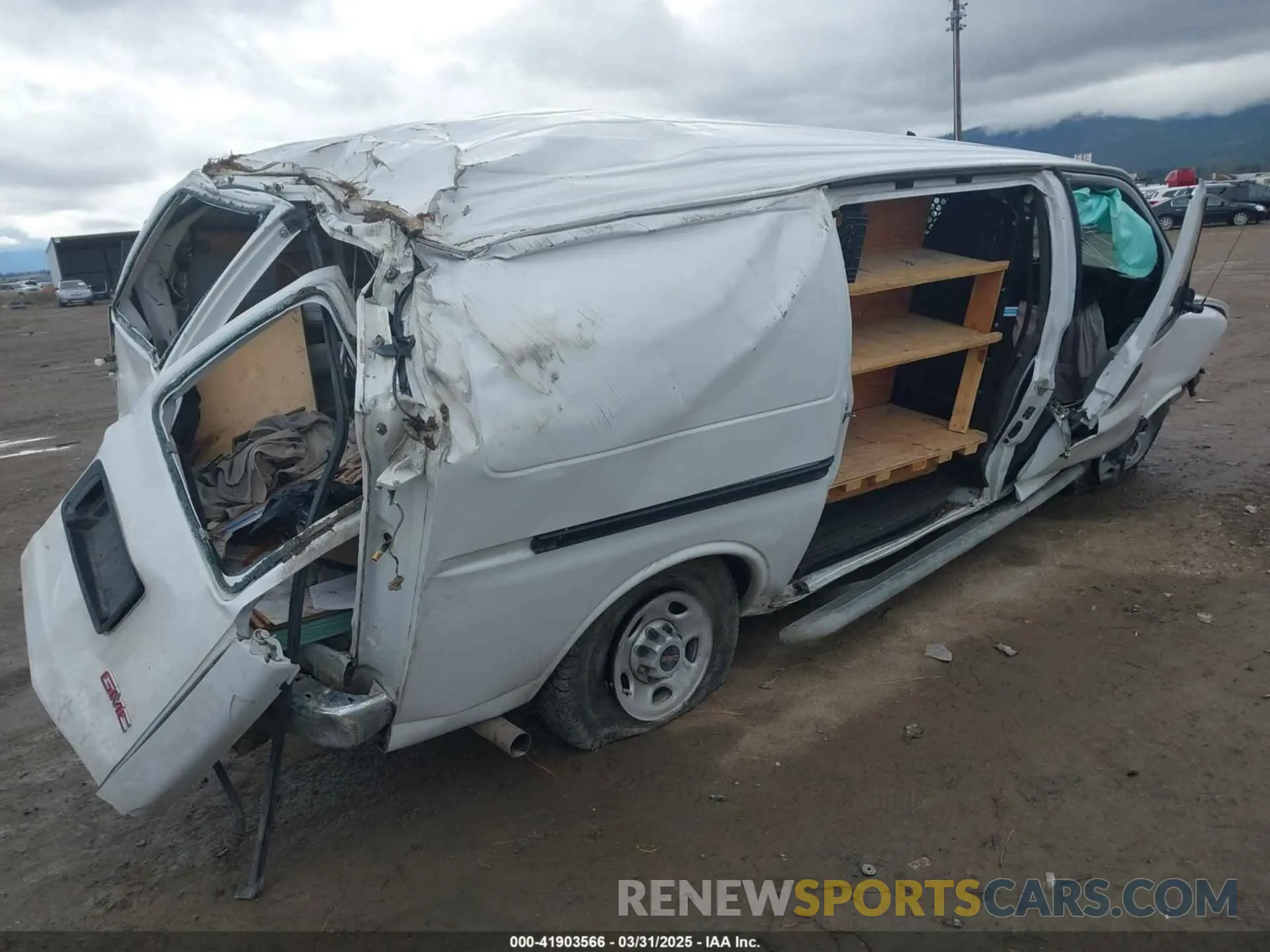 4 fotografías del automóvil dañado 1GTW7AFG7L1208567 GMC SAVANA CARGO 2020