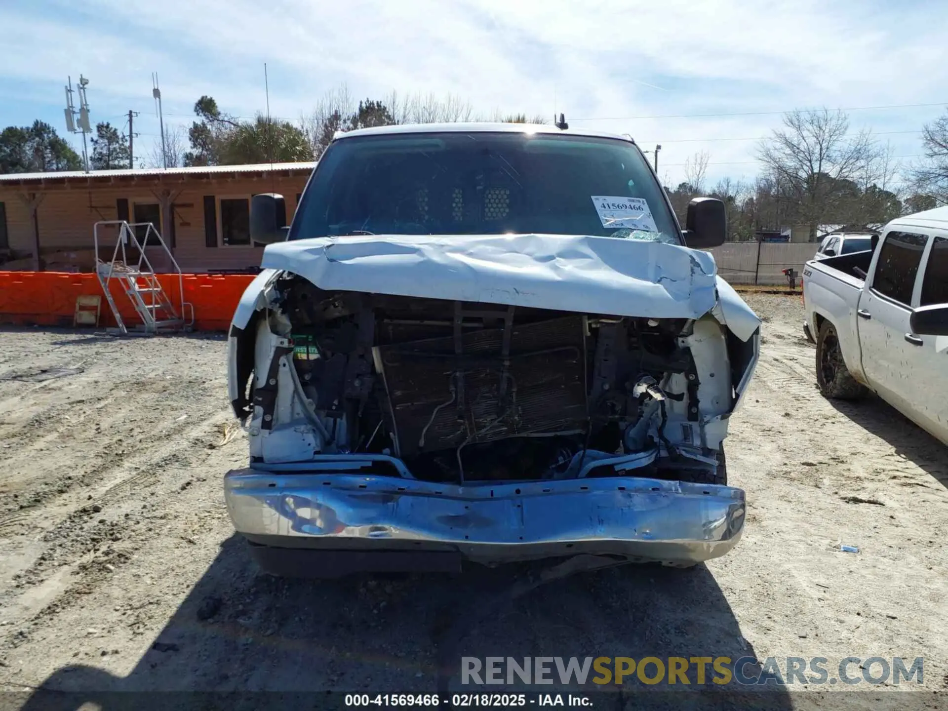 12 fotografías del automóvil dañado 1GTW7AFG8L1198129 GMC SAVANA CARGO 2020