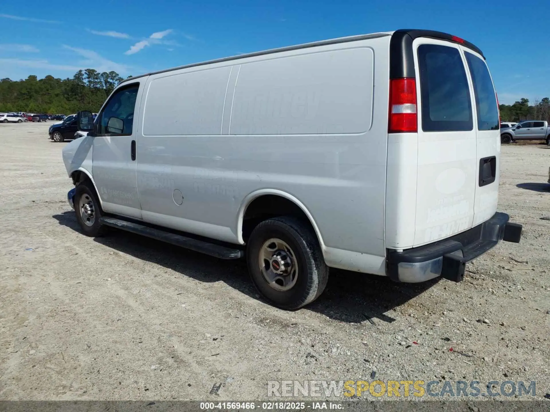 3 fotografías del automóvil dañado 1GTW7AFG8L1198129 GMC SAVANA CARGO 2020