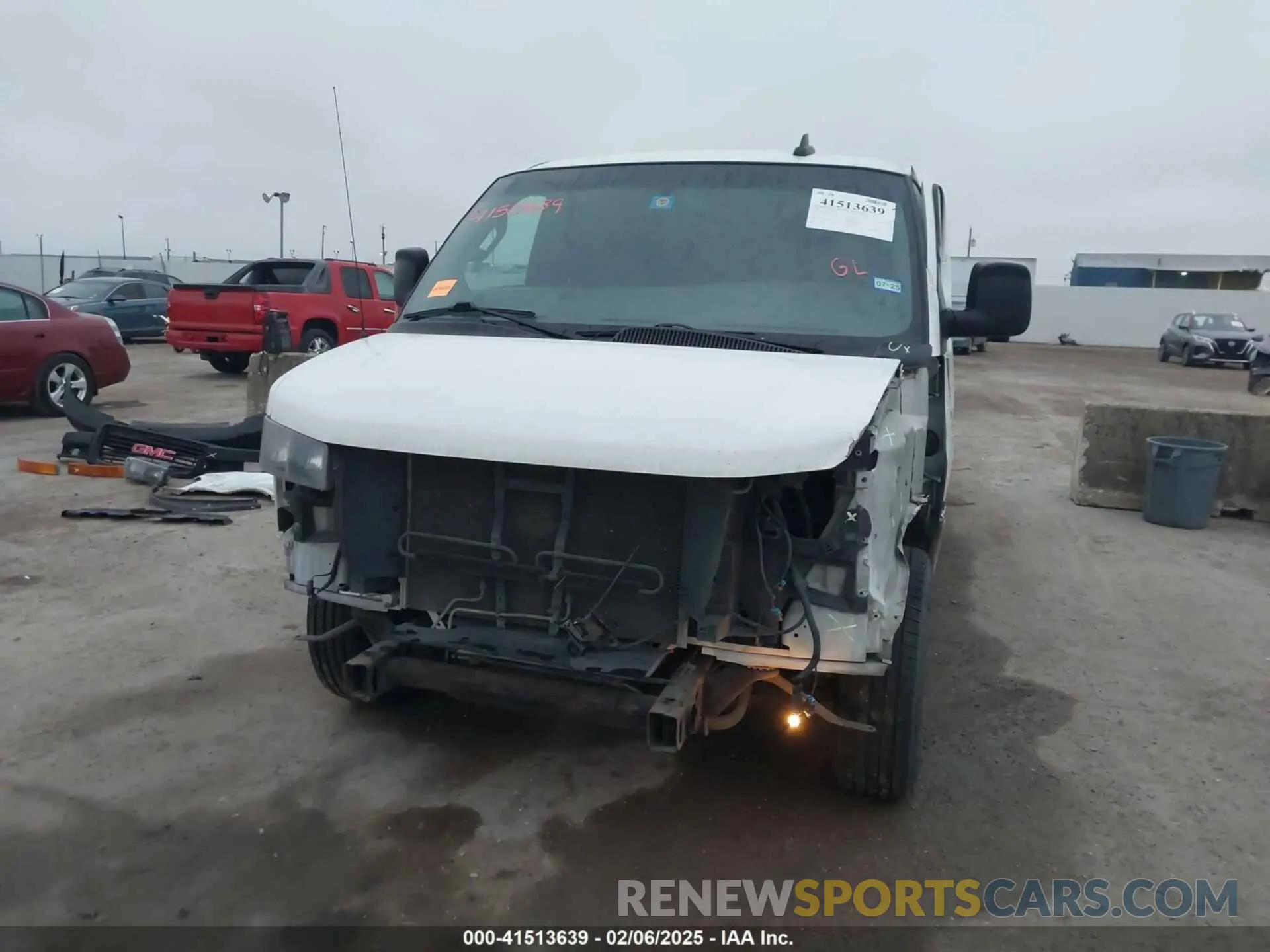13 fotografías del automóvil dañado 1GTZ7HFG0L1193707 GMC SAVANA CARGO 2020