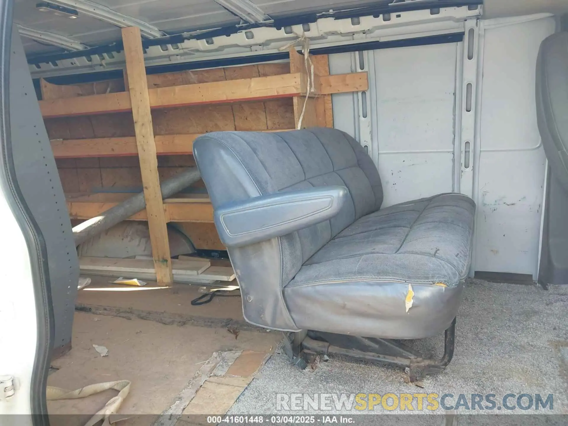 8 fotografías del automóvil dañado 1GTZ7HFG1L1257768 GMC SAVANA CARGO 2020