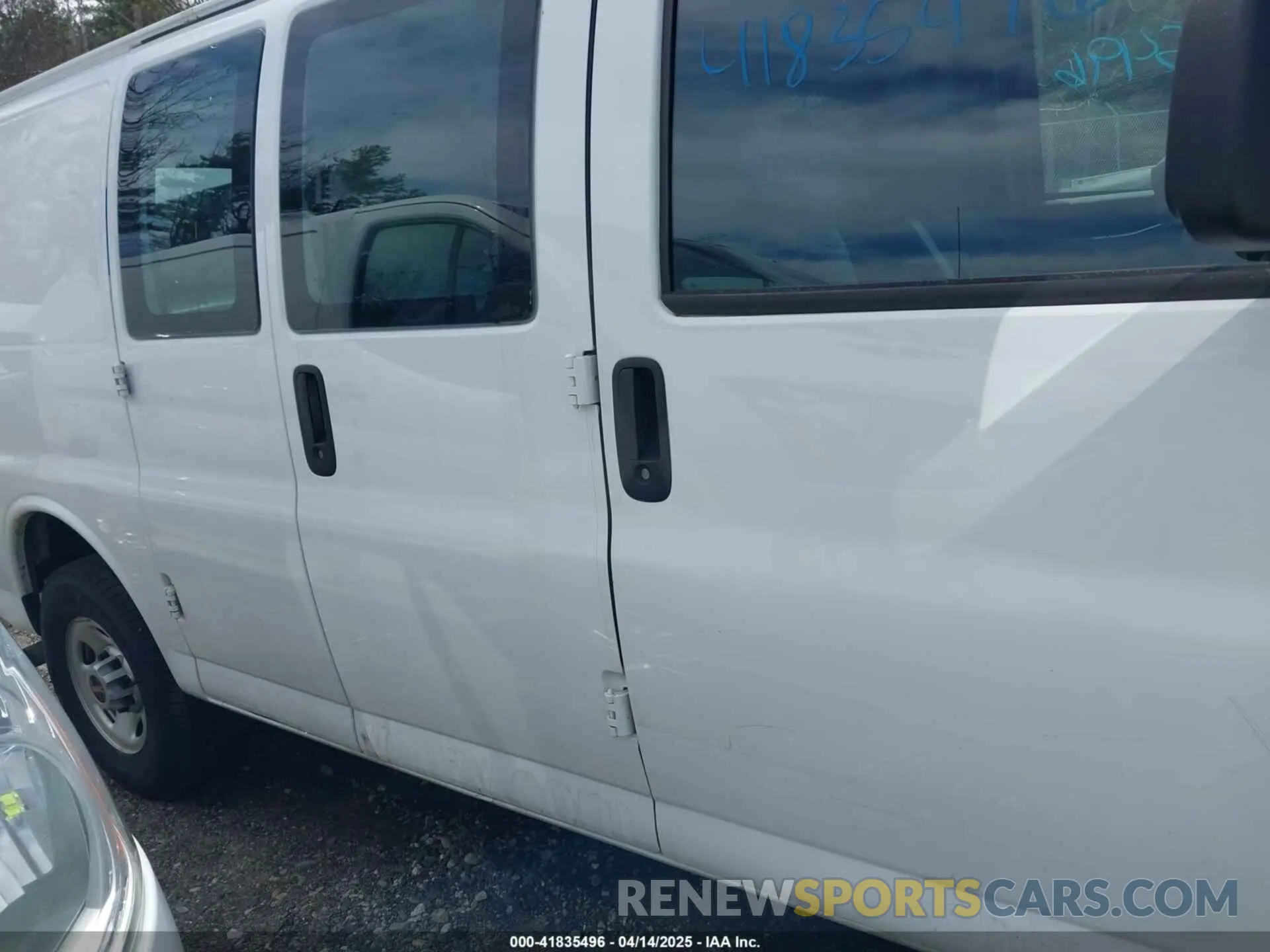 14 fotografías del automóvil dañado 1GTW7AF72M1191484 GMC SAVANA CARGO 2021