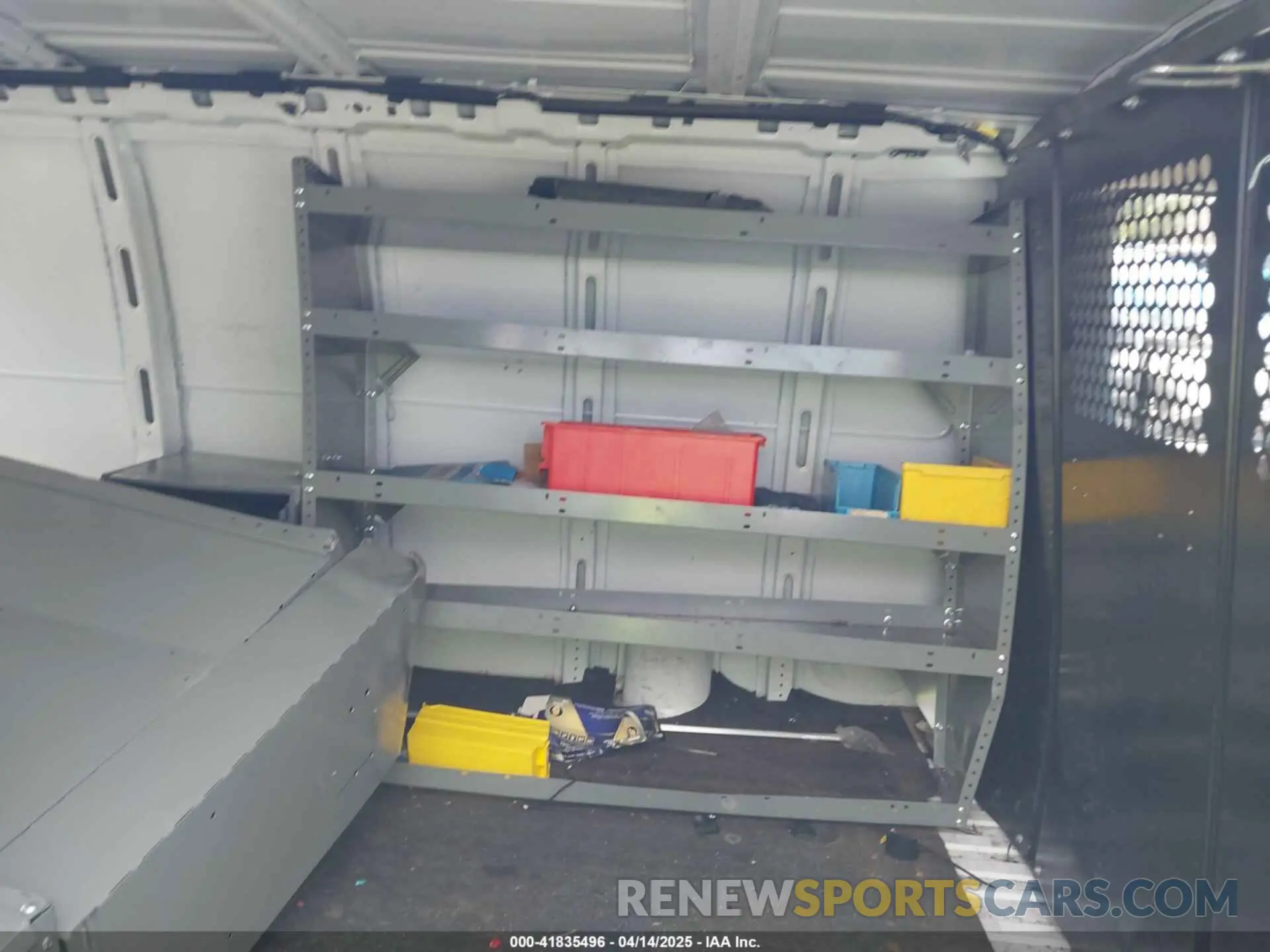 8 fotografías del automóvil dañado 1GTW7AF72M1191484 GMC SAVANA CARGO 2021