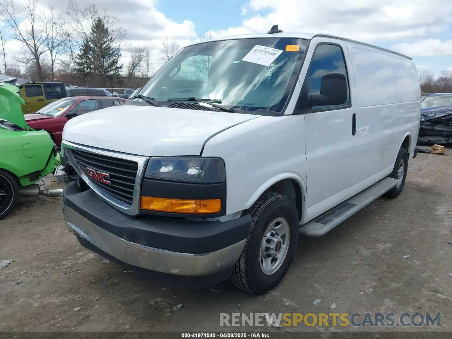 2 fotografías del automóvil dañado 1GTW7AF72M1255233 GMC SAVANA CARGO 2021