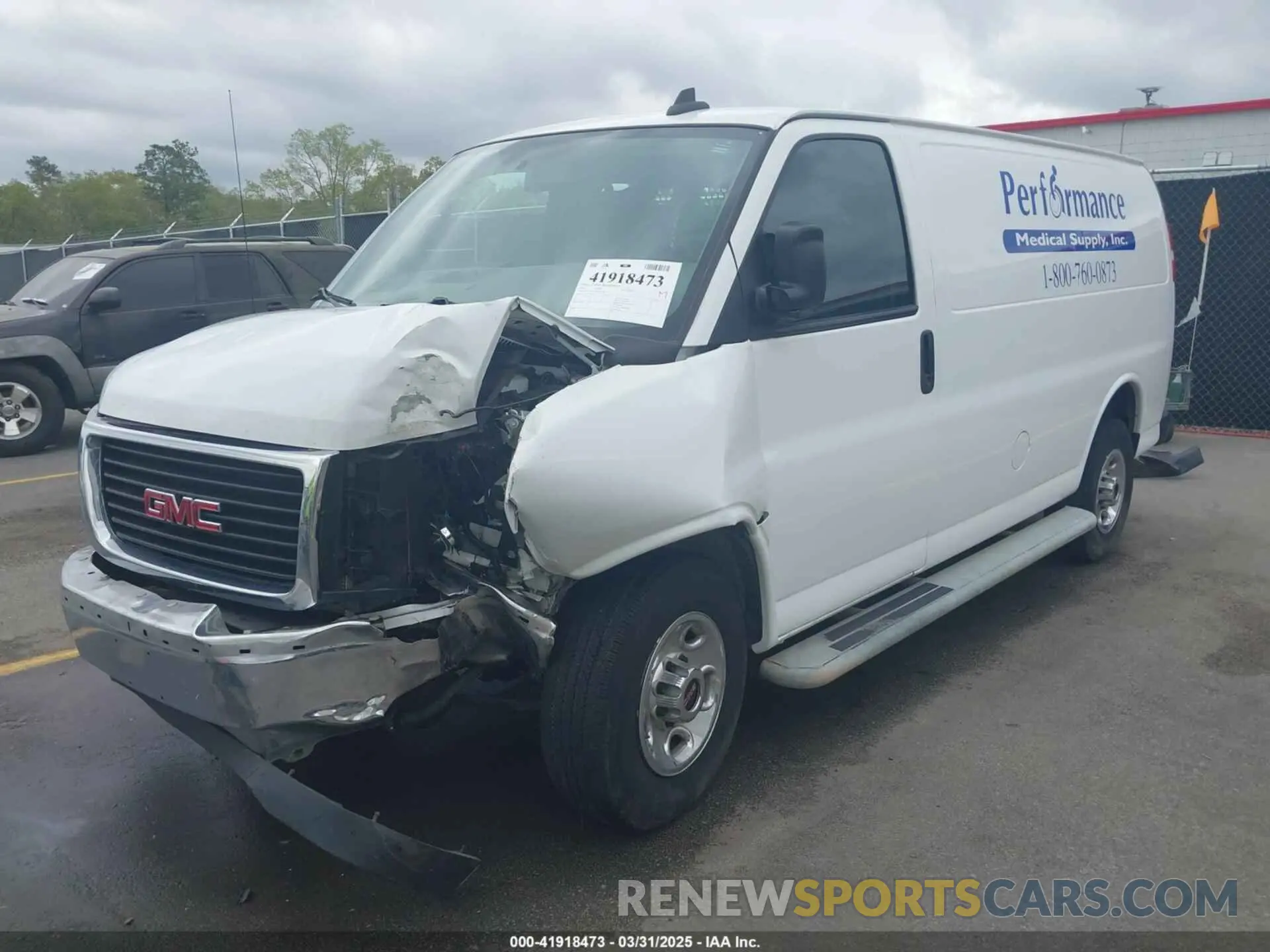 2 fotografías del automóvil dañado 1GTW7AFPXM1307496 GMC SAVANA CARGO 2021