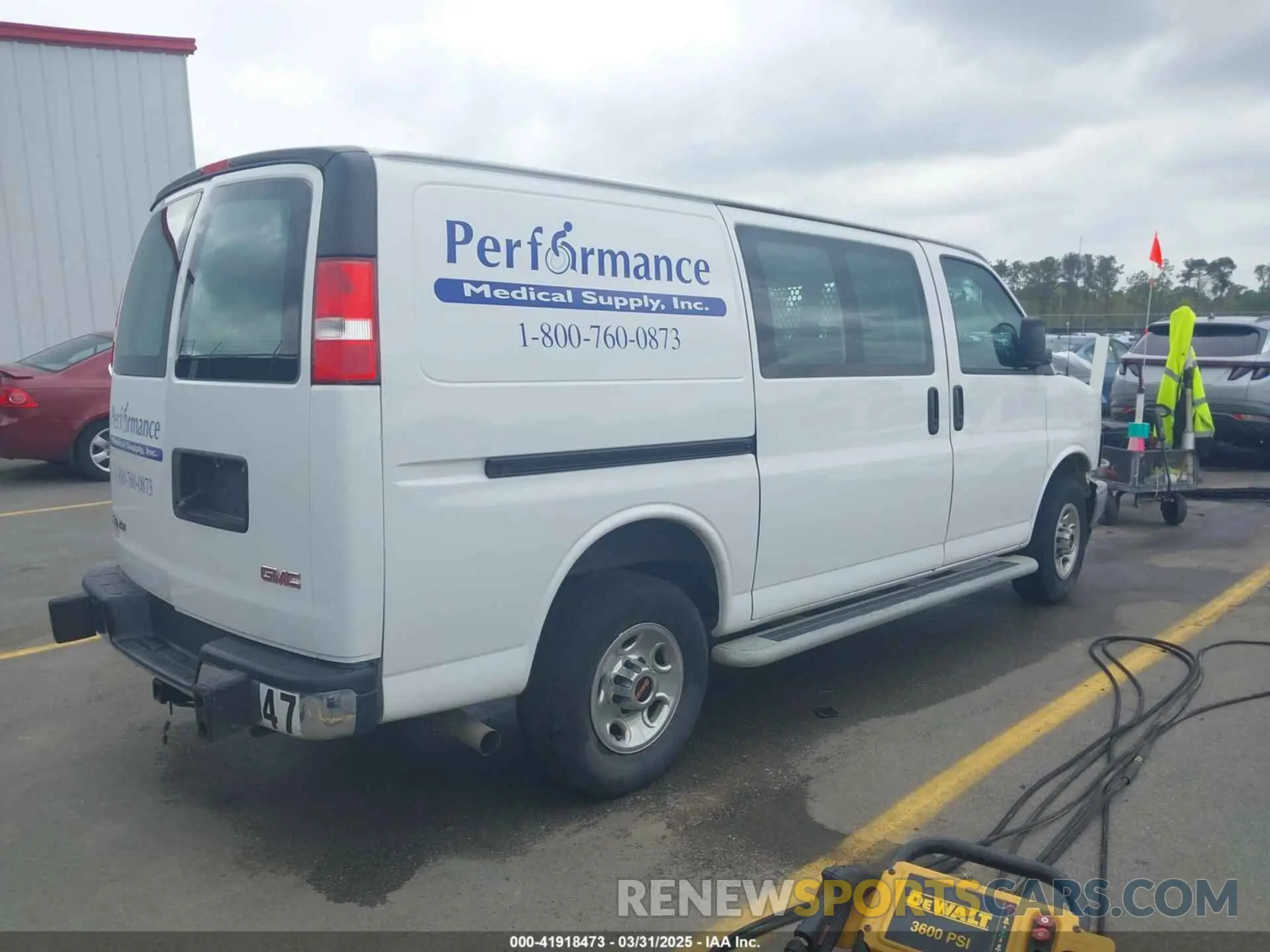 4 fotografías del automóvil dañado 1GTW7AFPXM1307496 GMC SAVANA CARGO 2021
