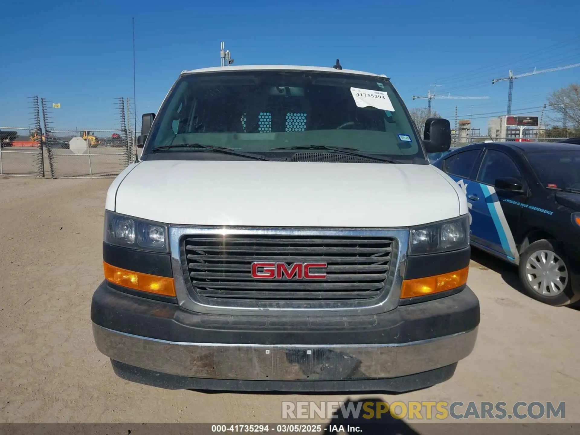 12 fotografías del automóvil dañado 1GTW7AFP8N1172293 GMC SAVANA CARGO 2022