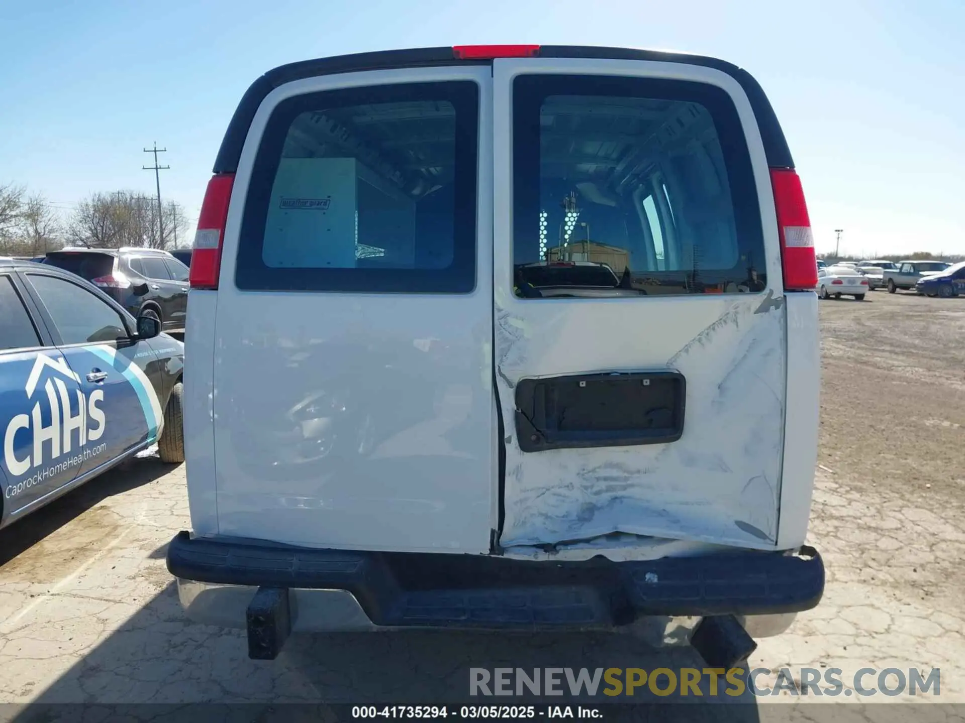 16 fotografías del automóvil dañado 1GTW7AFP8N1172293 GMC SAVANA CARGO 2022