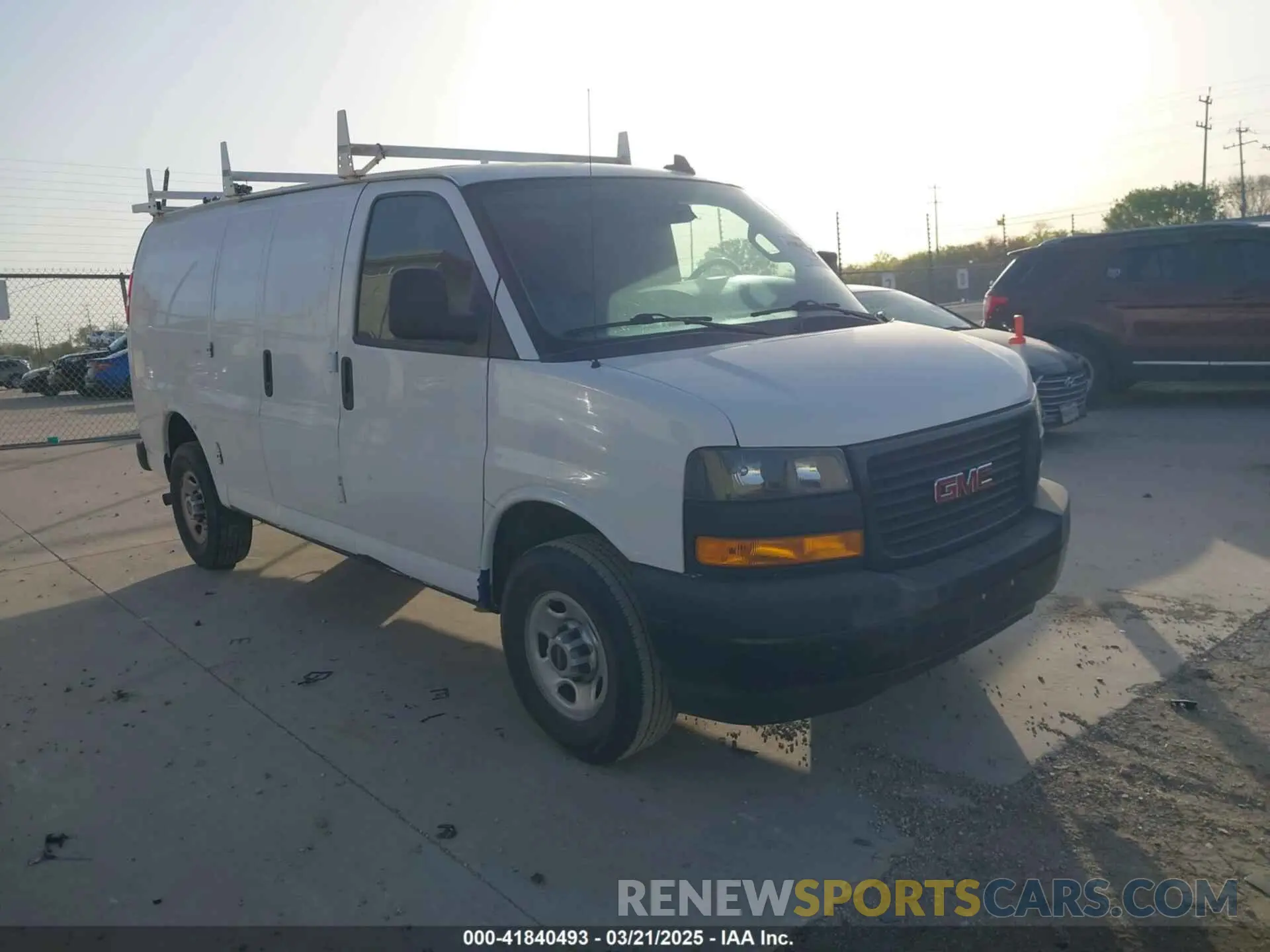 1 fotografías del automóvil dañado 1GTW7AFPXN1139117 GMC SAVANA CARGO 2022