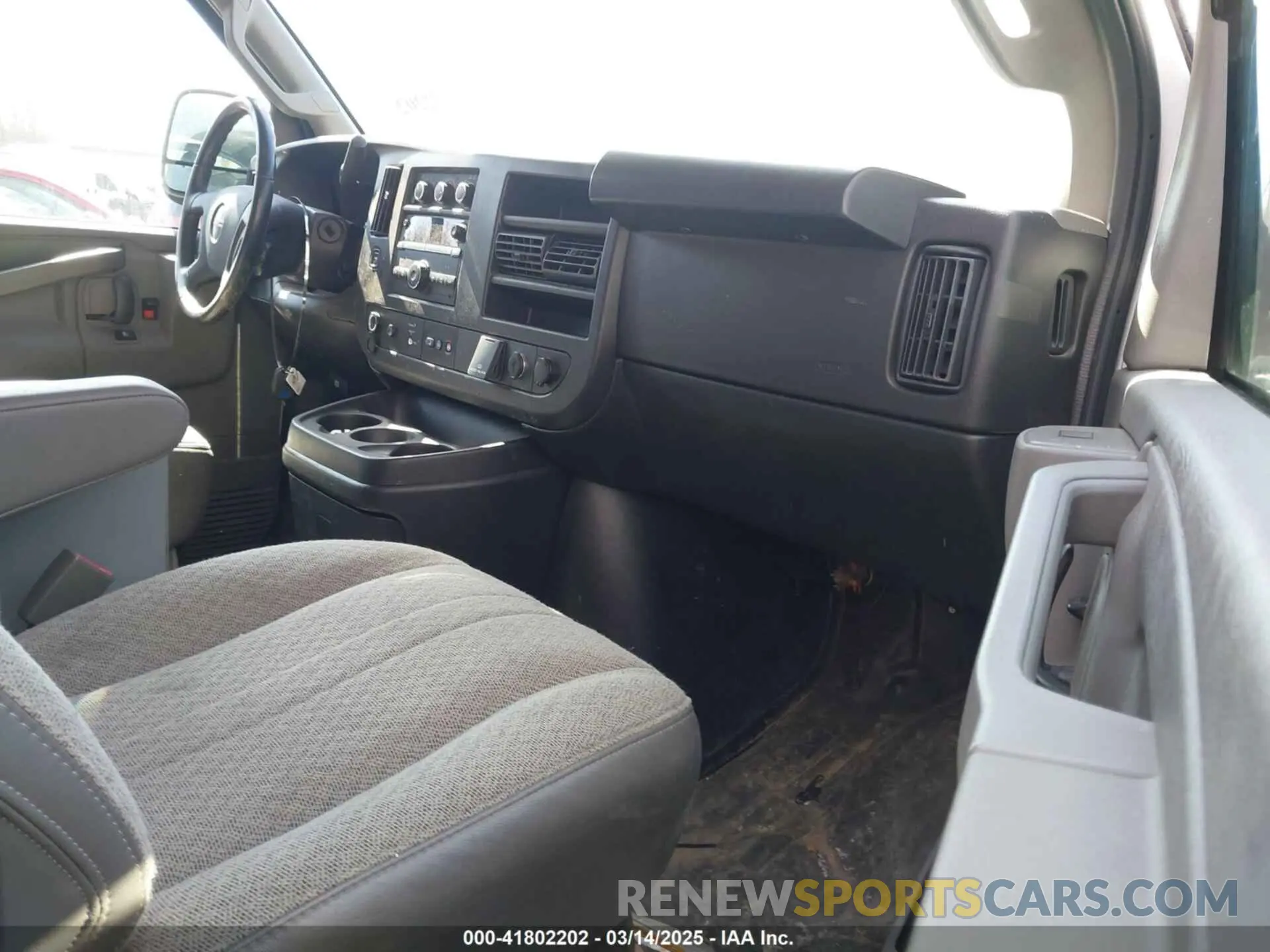 5 fotografías del automóvil dañado 1GTW7AFP2P1120306 GMC SAVANA CARGO 2023