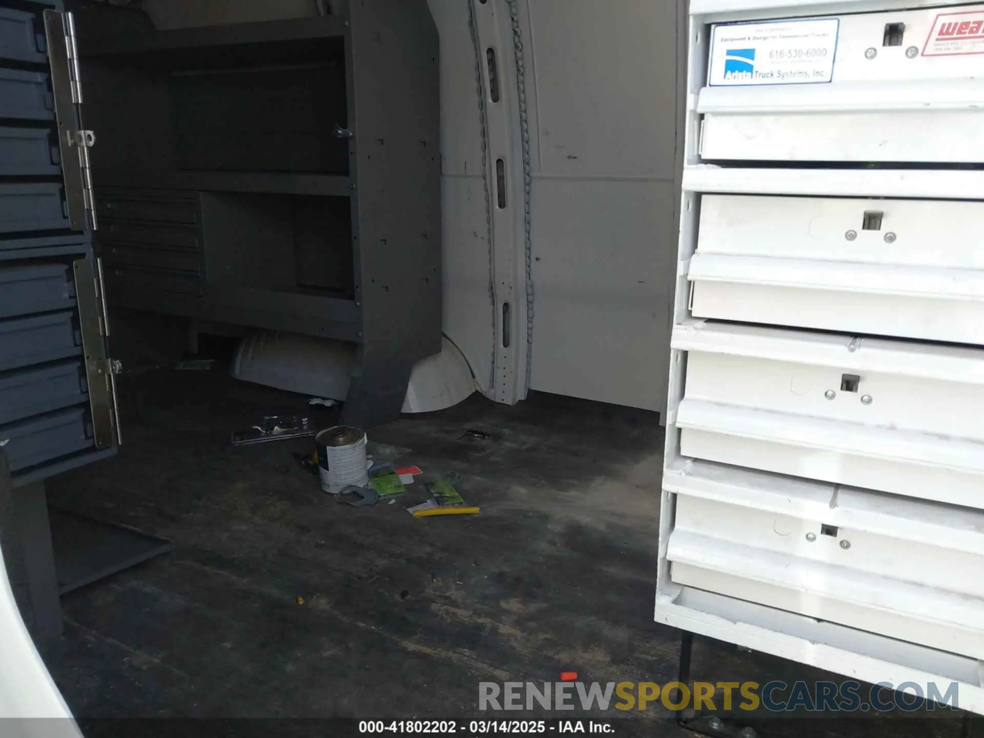 8 fotografías del automóvil dañado 1GTW7AFP2P1120306 GMC SAVANA CARGO 2023
