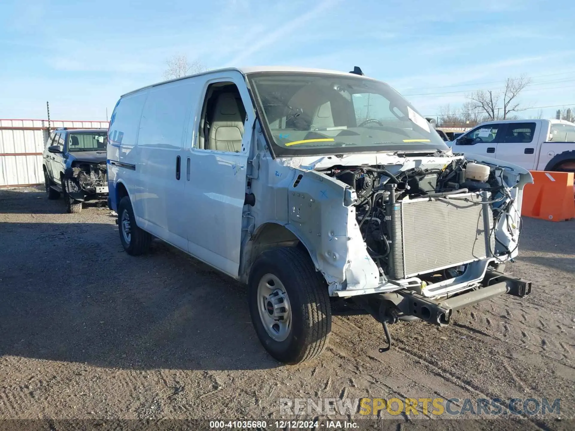 1 fotografías del automóvil dañado 1GTW7AFP3P1167893 GMC SAVANA CARGO 2023