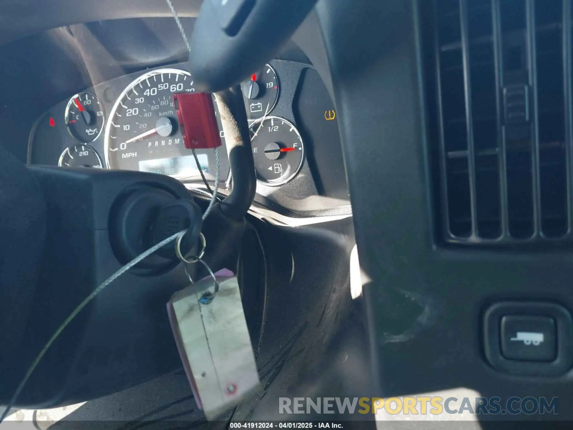 11 fotografías del automóvil dañado 1GTW7AF71R1289106 GMC SAVANA CARGO 2024