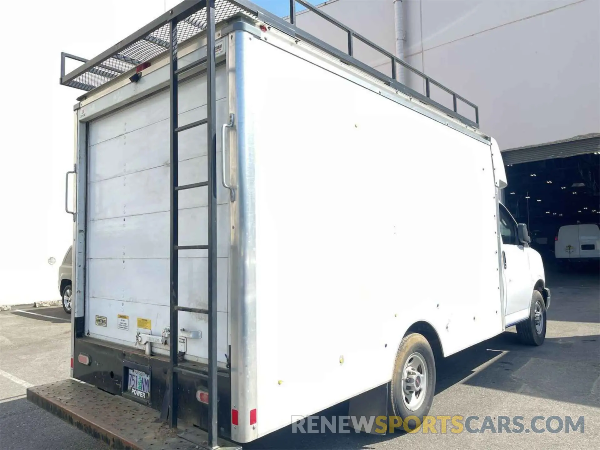 1 fotografías del automóvil dañado 1GD07RF74M1192412 GMC SAVANA CUTAWAY 2021