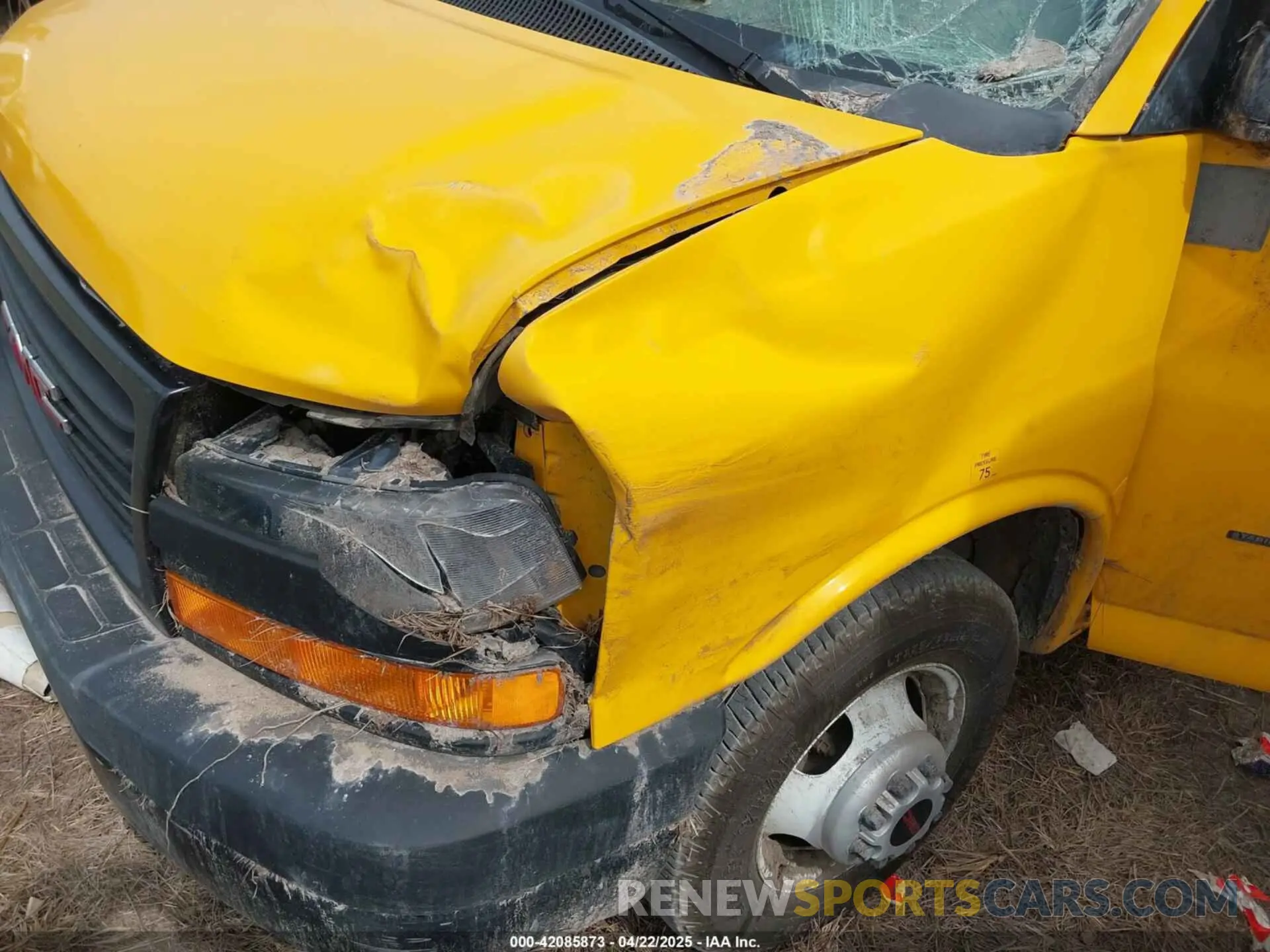 11 fotografías del automóvil dañado 7GZ37TC75NN006585 GMC SAVANA CUTAWAY 2022