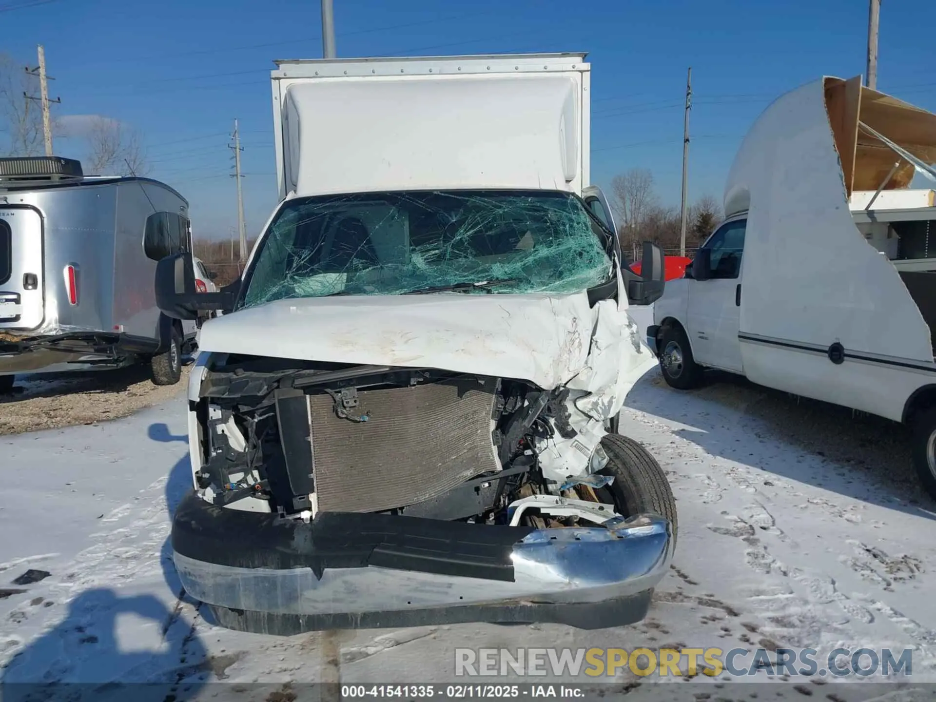 12 fotografías del automóvil dañado 1GD07RFP4P1118072 GMC SAVANA CUTAWAY 2023