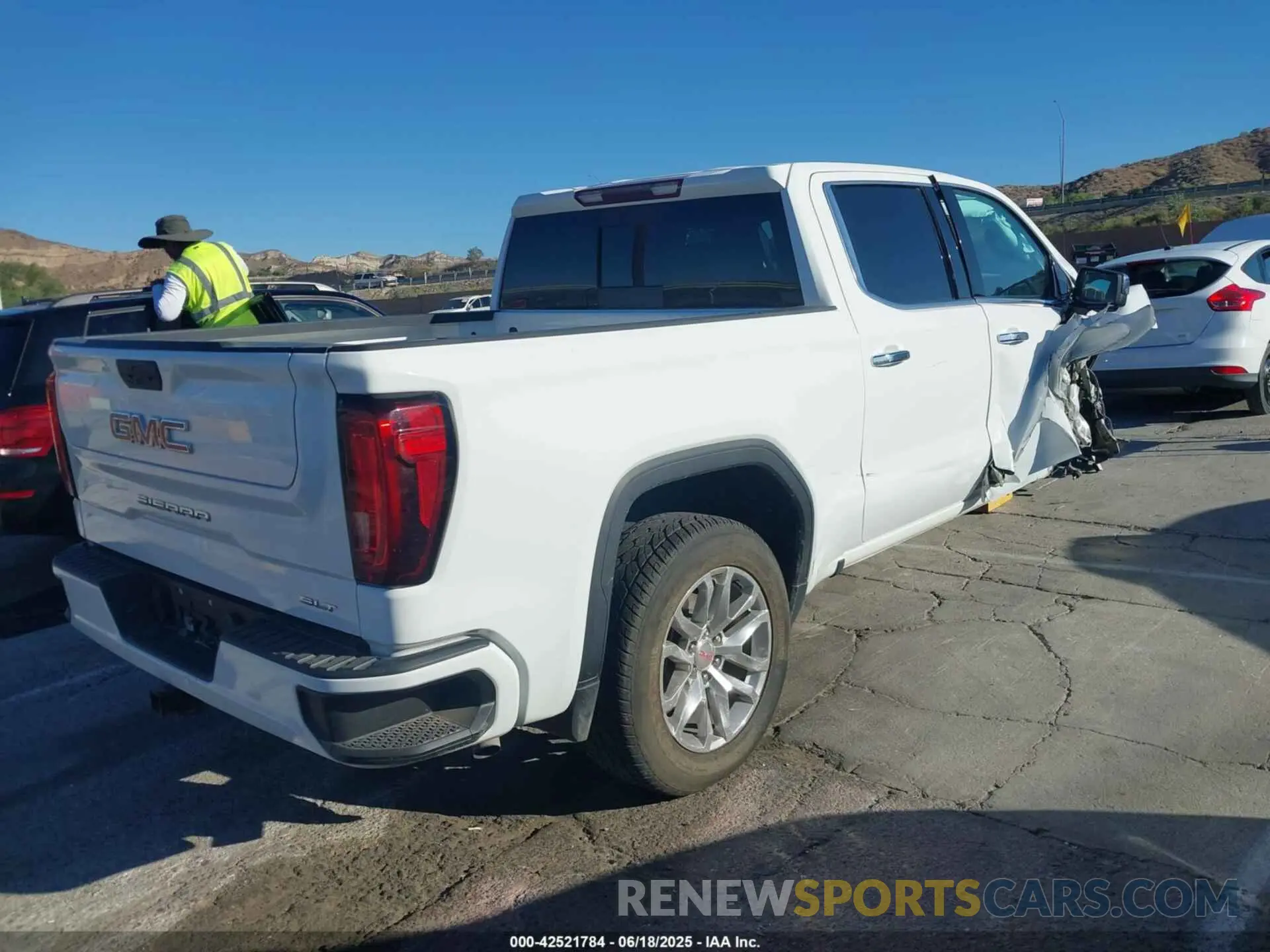 4 fotografías del automóvil dañado 1GTP8DED0KZ113004 GMC SIERRA 1500 2019