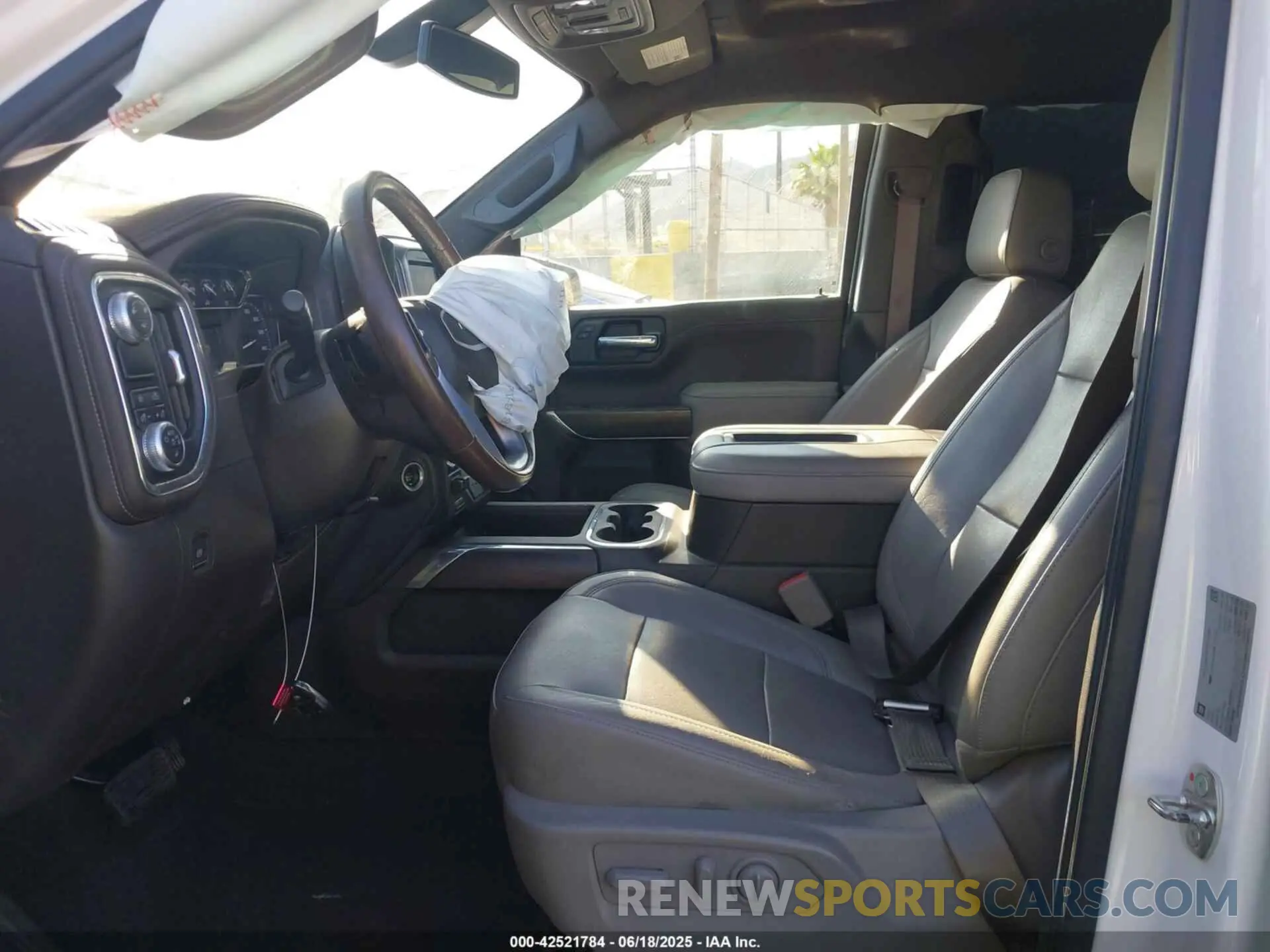 5 fotografías del automóvil dañado 1GTP8DED0KZ113004 GMC SIERRA 1500 2019