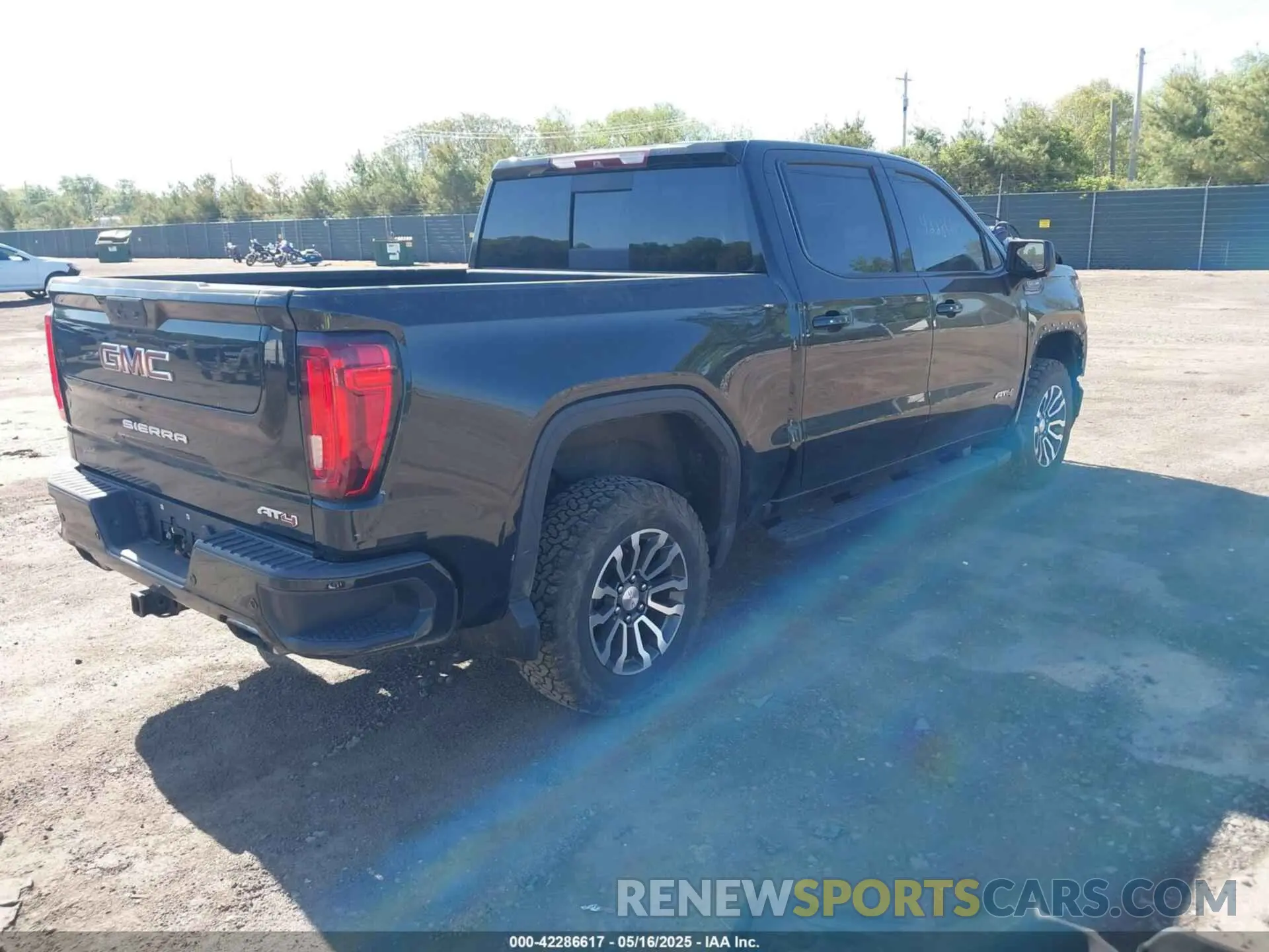 4 fotografías del automóvil dañado 1GTP9EEL1KZ232898 GMC SIERRA 1500 2019