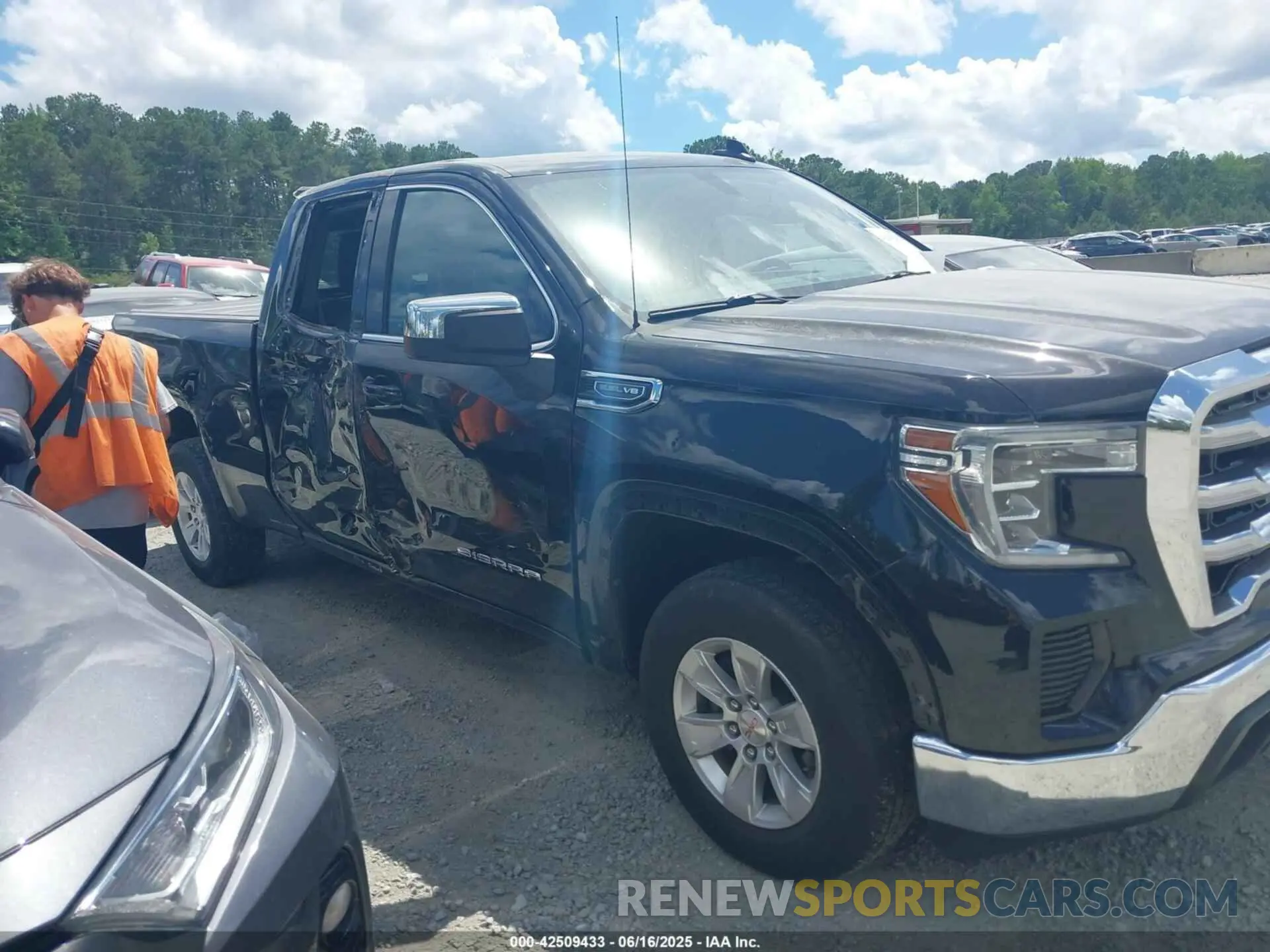 13 fotografías del automóvil dañado 1GTR8BED7KZ171835 GMC SIERRA 1500 2019