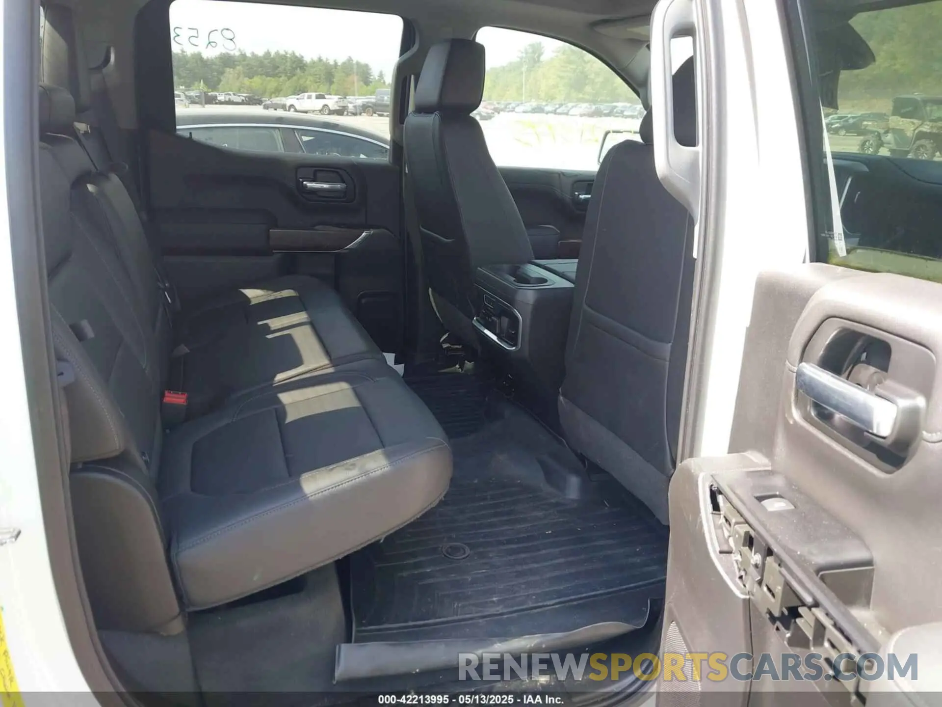 8 fotografías del automóvil dañado 1GTU9DEL9KZ318666 GMC SIERRA 1500 2019