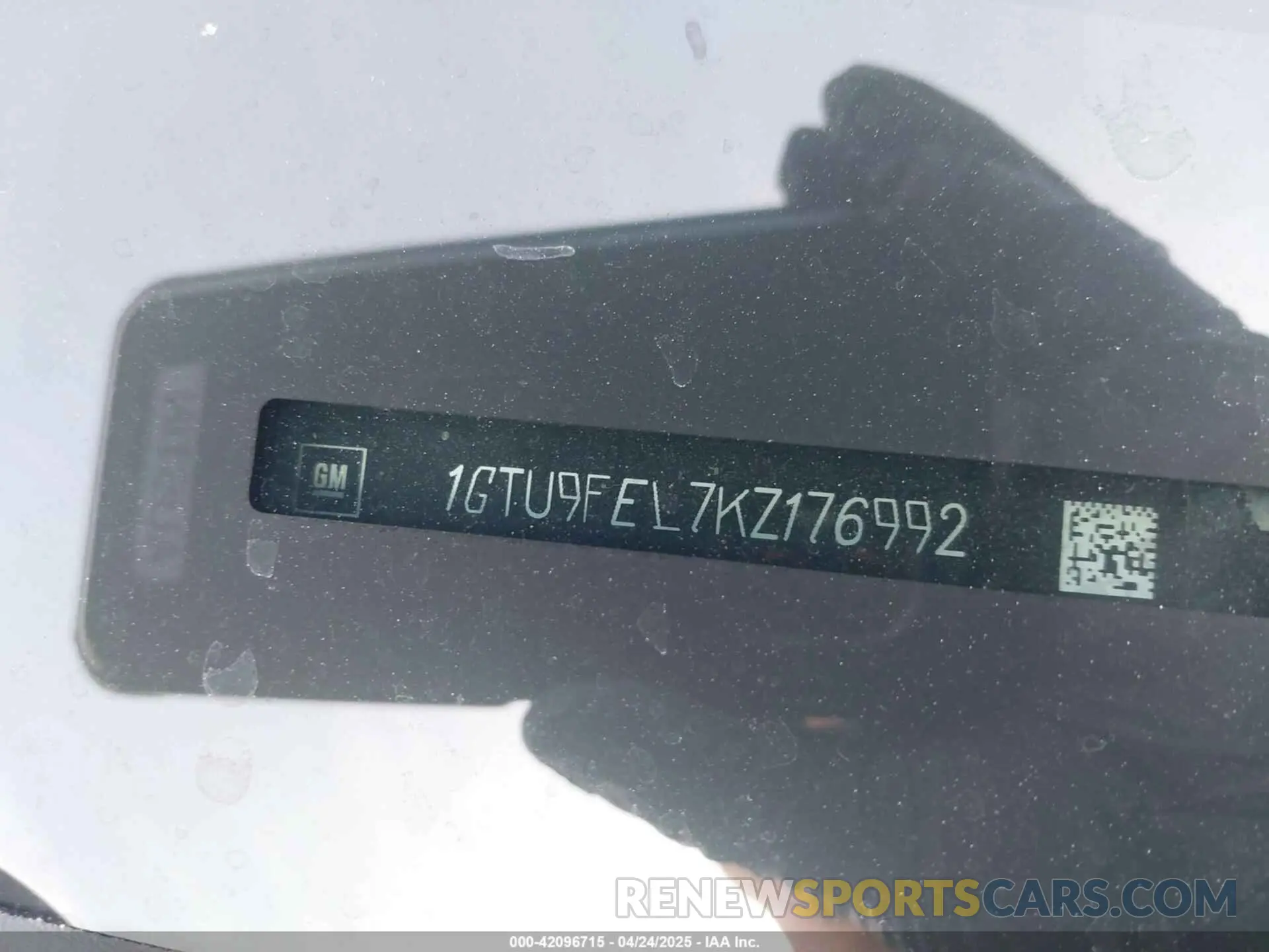 9 fotografías del automóvil dañado 1GTU9FEL7KZ176992 GMC SIERRA 1500 2019