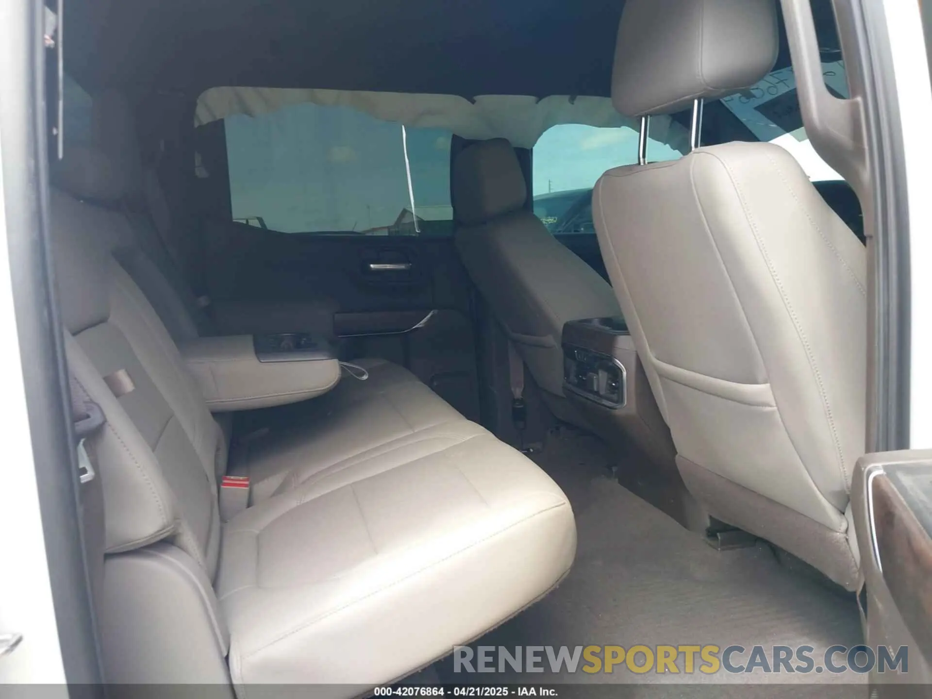 8 fotografías del automóvil dañado 3GTU9DEDXKG131736 GMC SIERRA 1500 2019