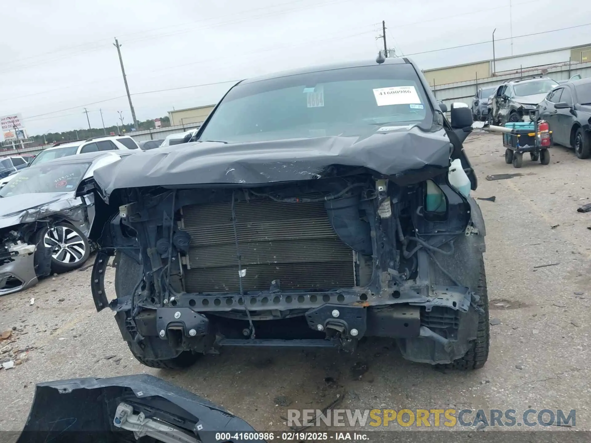 13 fotografías del automóvil dañado 1GTP8BEDXLZ152530 GMC SIERRA 1500 2020