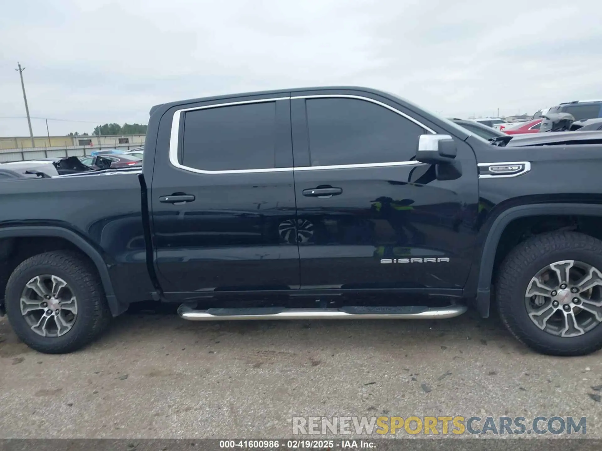 14 fotografías del automóvil dañado 1GTP8BEDXLZ152530 GMC SIERRA 1500 2020
