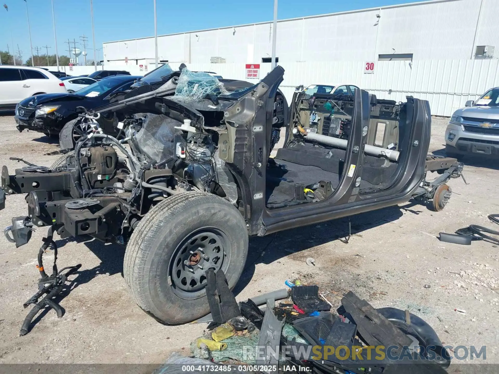 2 fotografías del automóvil dañado 1GTU9FEL9LZ170791 GMC SIERRA 1500 2020