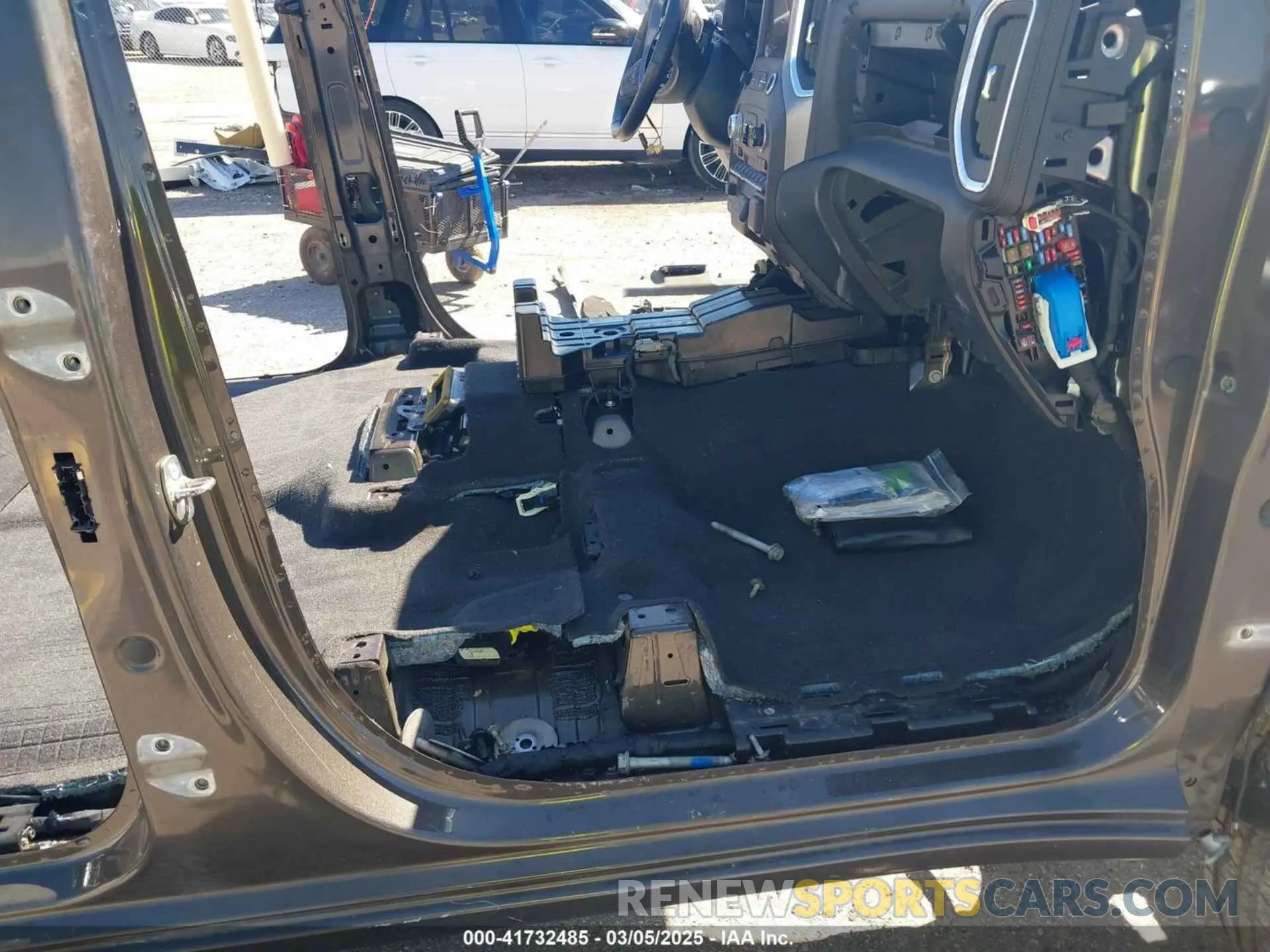 5 fotografías del automóvil dañado 1GTU9FEL9LZ170791 GMC SIERRA 1500 2020