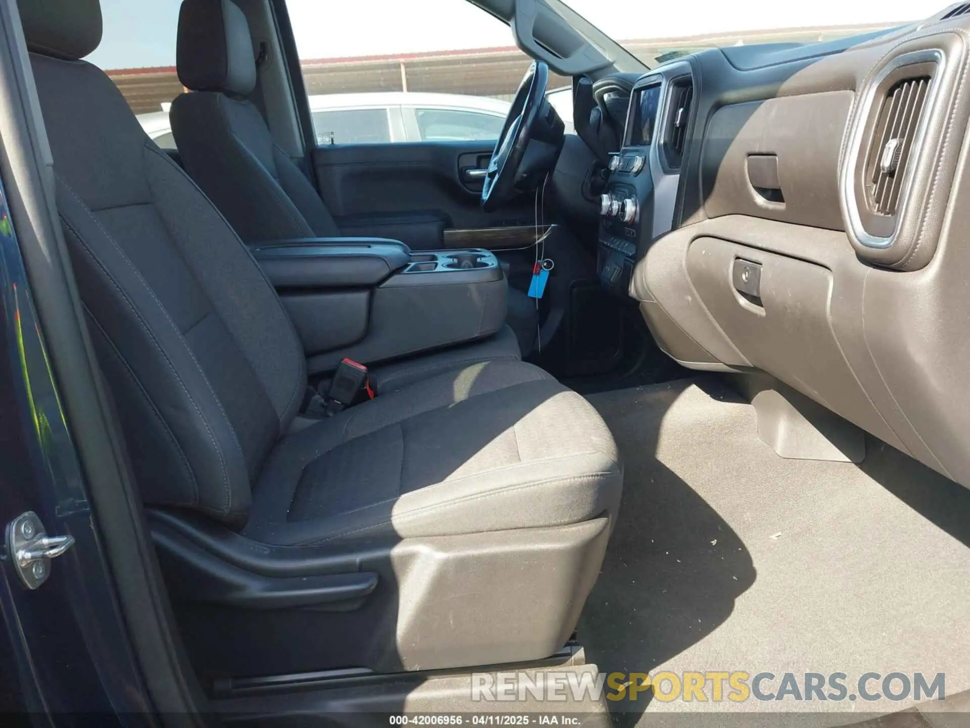 5 fotografías del automóvil dañado 3GTP8CED6LG122463 GMC SIERRA 1500 2020