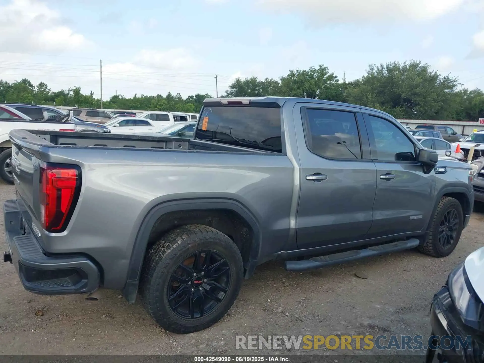 12 fotografías del automóvil dañado 3GTP8CET6LG333170 GMC SIERRA 1500 2020
