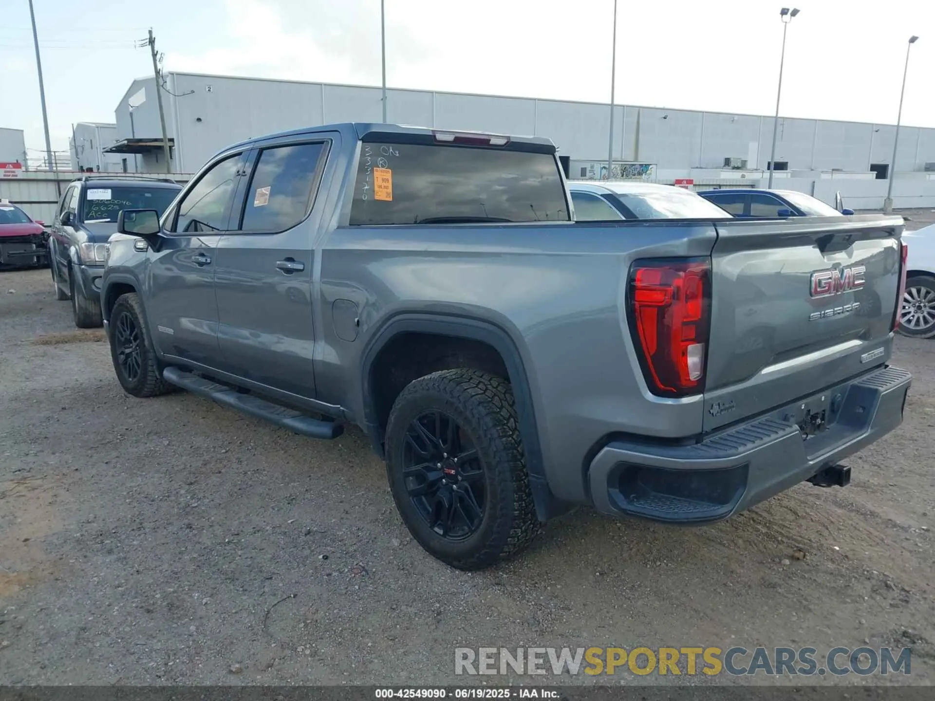 3 fotografías del automóvil dañado 3GTP8CET6LG333170 GMC SIERRA 1500 2020