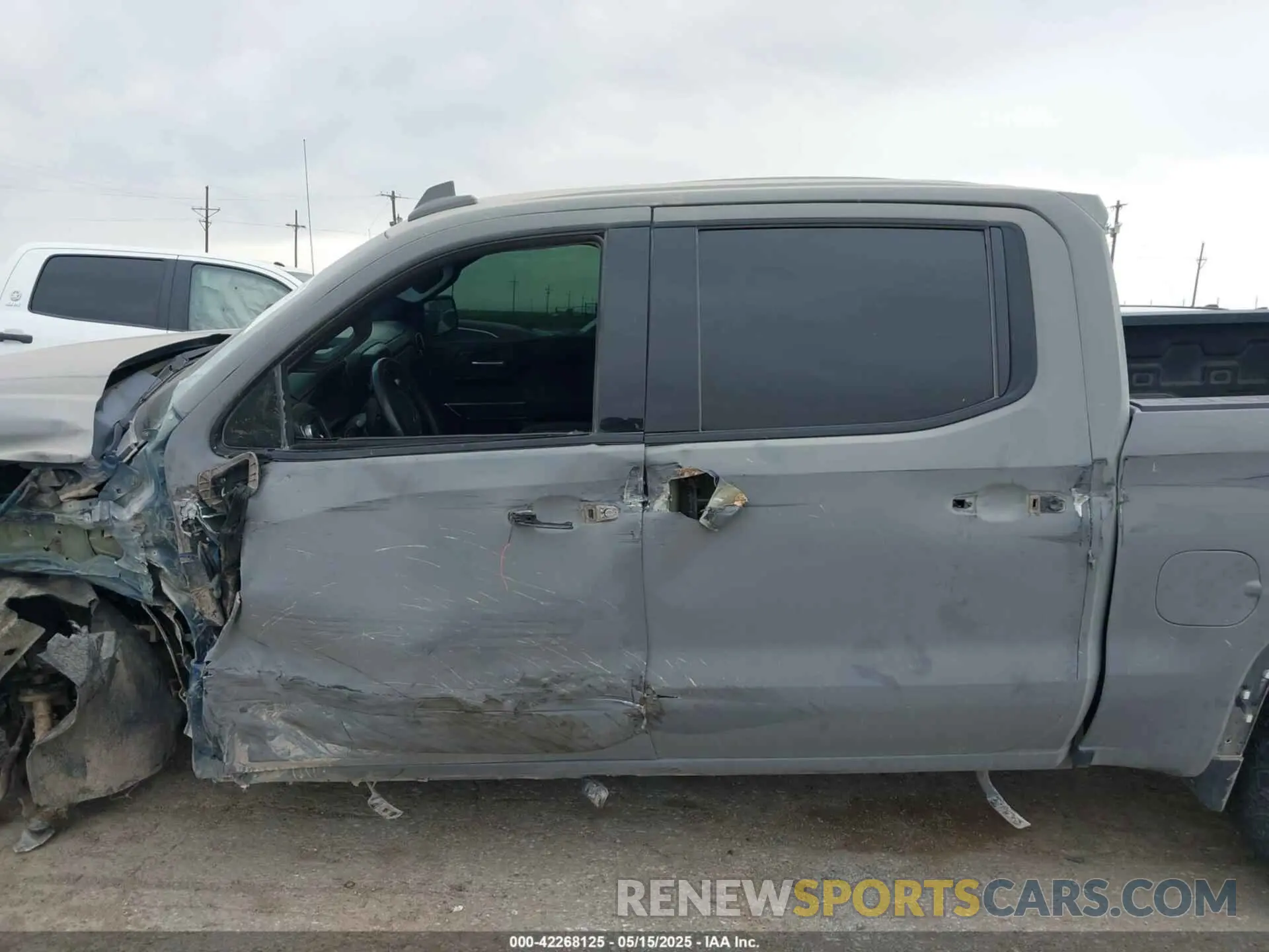15 fotografías del automóvil dañado 3GTP9EEL1LG307584 GMC SIERRA 1500 2020